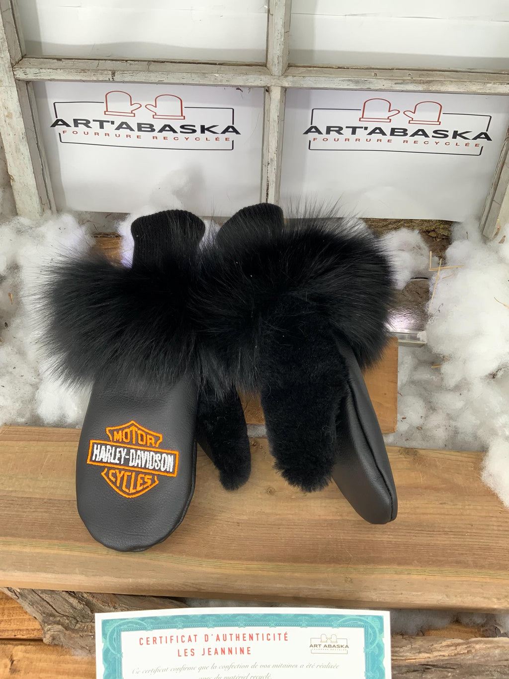 Mitaines de ville Harley Davidson | Cuir recyclé brodé & fourrure | Mitaines hiver femme Small | Fait à la main Québec | Modèle Jeannine