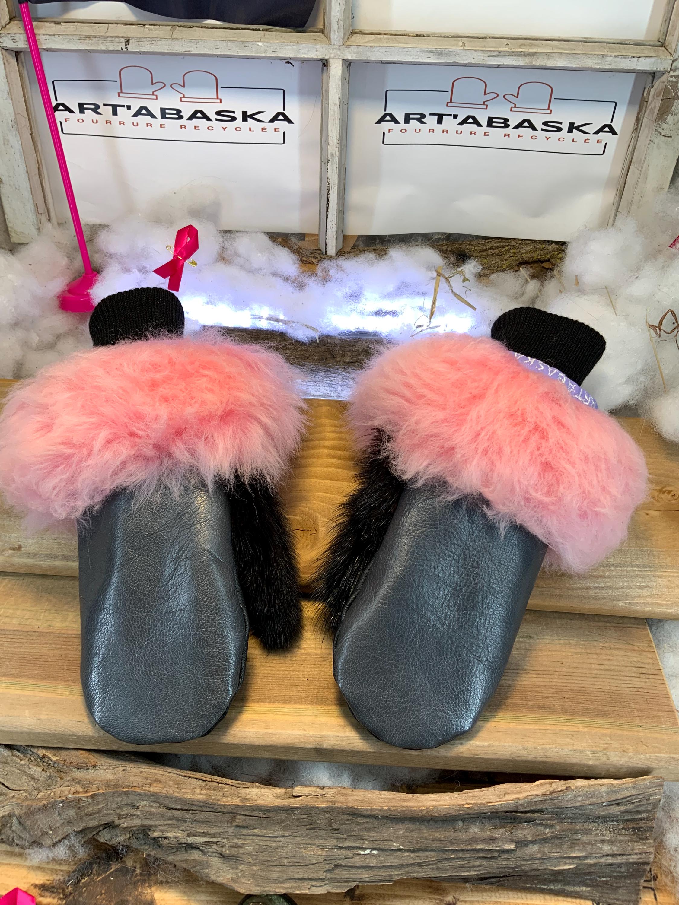 Mitaines de ville Viviane, Medium en cuir italien recyclé et fourrure recyclée rose, vison cousu en stris, pièce unique faite main au Québec