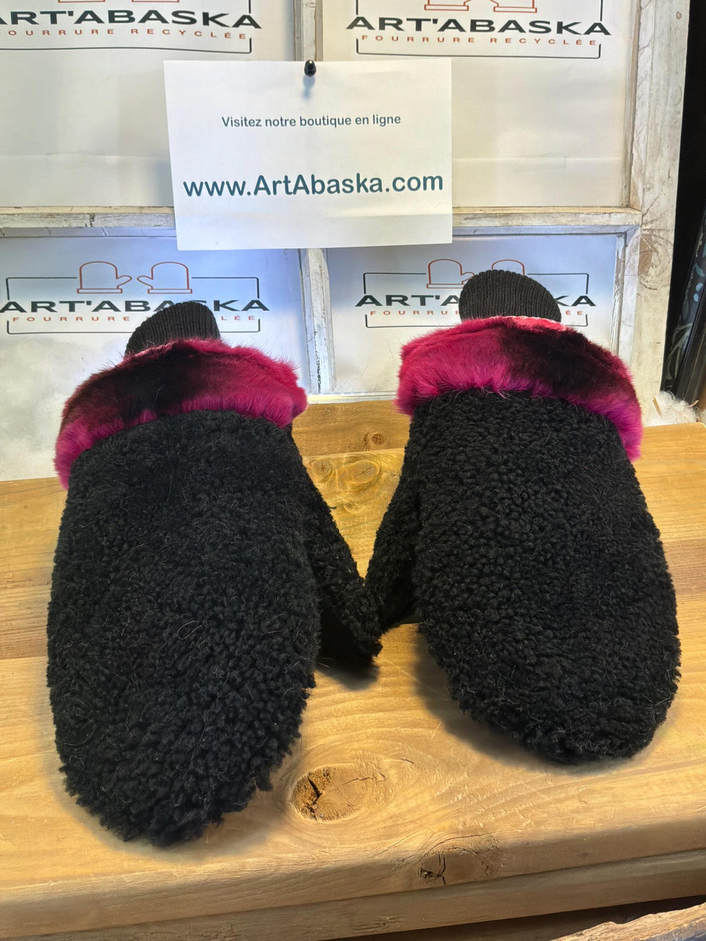 Mitaines de ville Medium Louise en fourrure recyclée – Faites à la main au Québec – Légères, élégantes, confort urbain – ArtAbaska