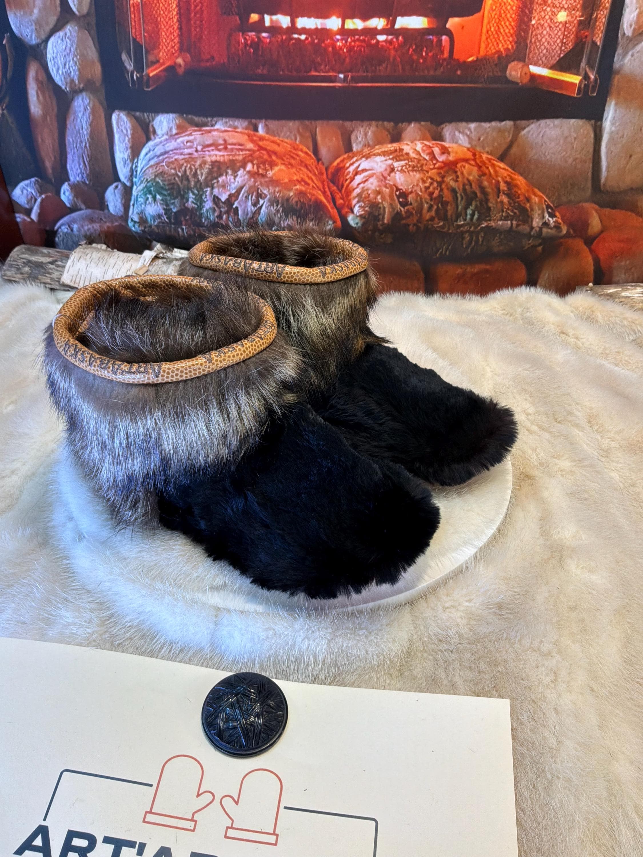 Mocassins d’intérieur Alphonsines – 5 femme – semelle brun orangé brûlé avec contour rouge vif, édition tout fourrure unique ✨🤎