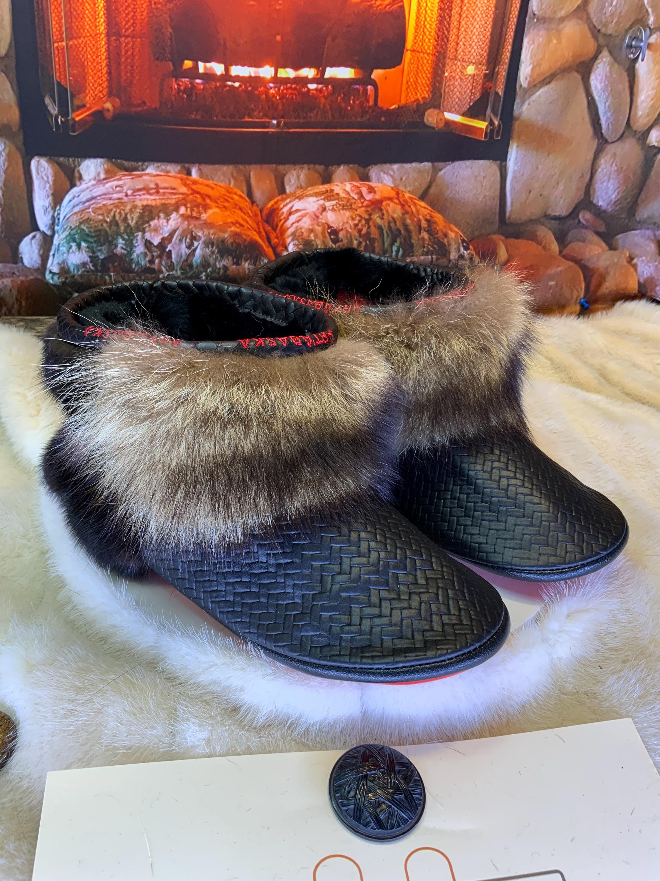 Mocassins d’interieur homme 10 Les Rosalie - cuir italien chevron & fourrures recyclees raton vison - semelle rouge - fait main Quebec