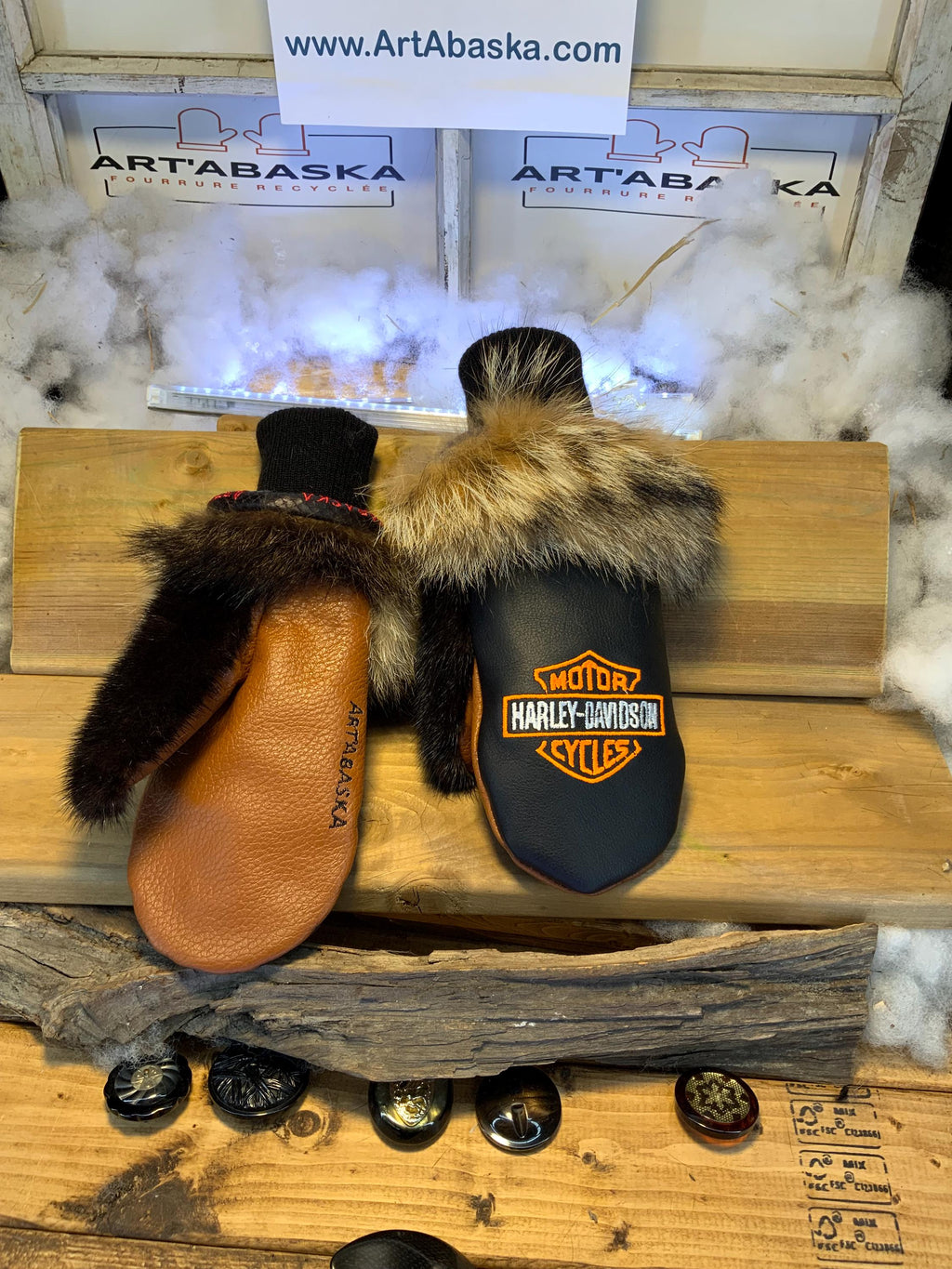 Mitaines Danielle Harley Davidson femme Medium | Cuir noir brodé orange-blanc & coyote | Mitaines hiver uniques fait à la main Québec