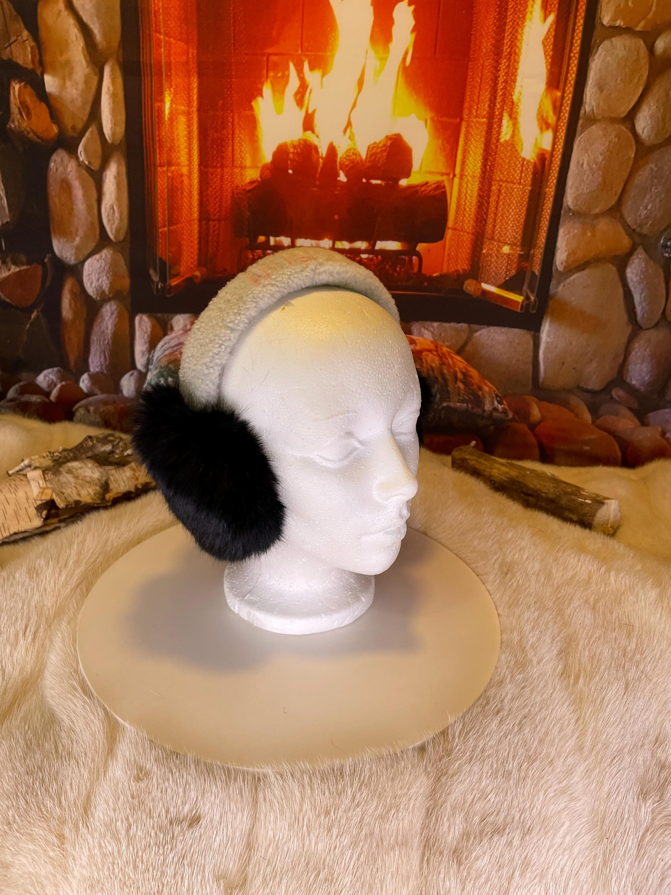 Cache-Oreilles tout en fourrure recyclée édition Lapin noir naturel recyclé et mouton rasé dessus la tête Les Lynda 2