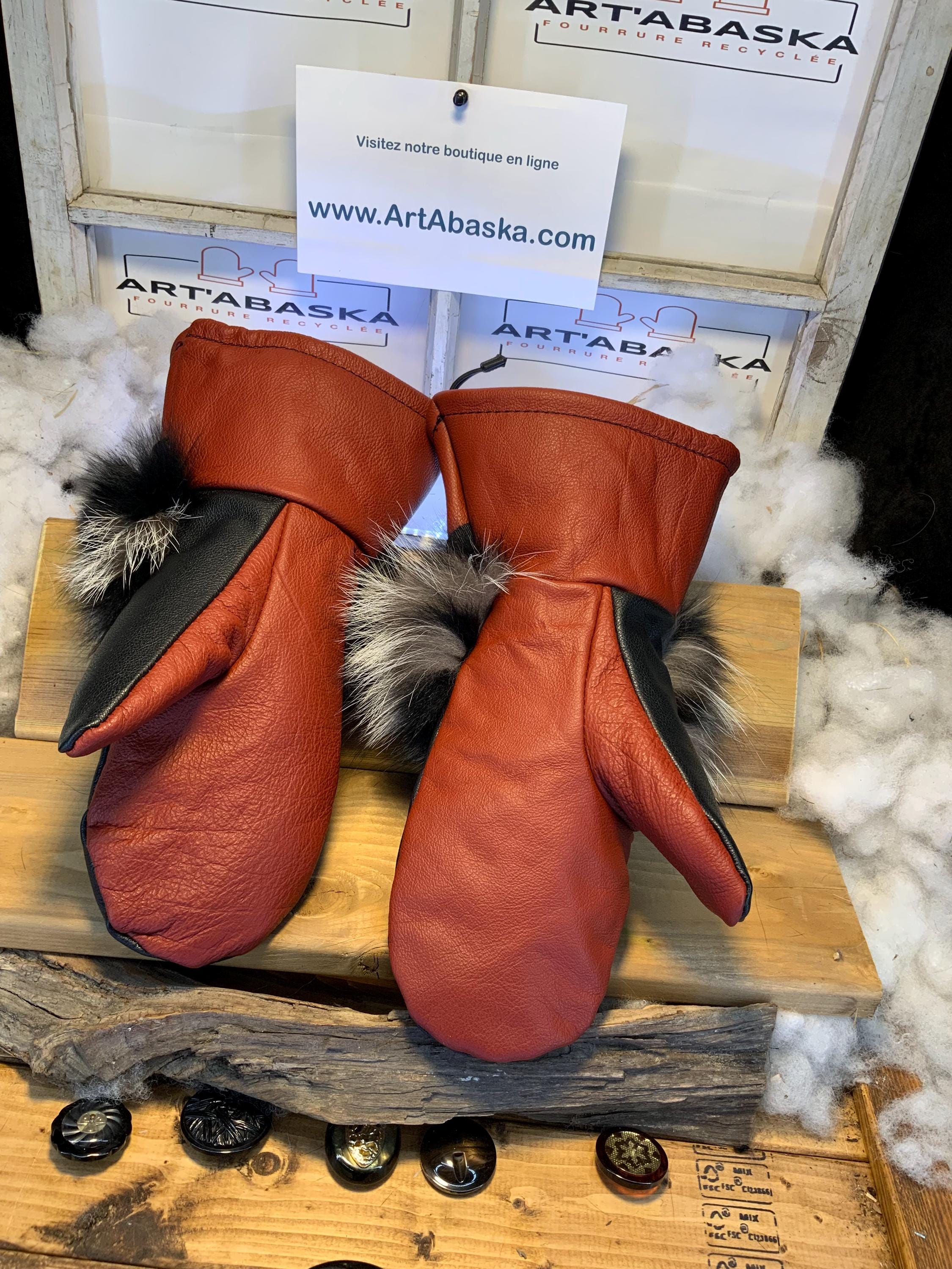 Mitaines Geneviève cuir noir et orange brûlé patchwork renard recyclé fait à la main X-Large  artisanales Québec