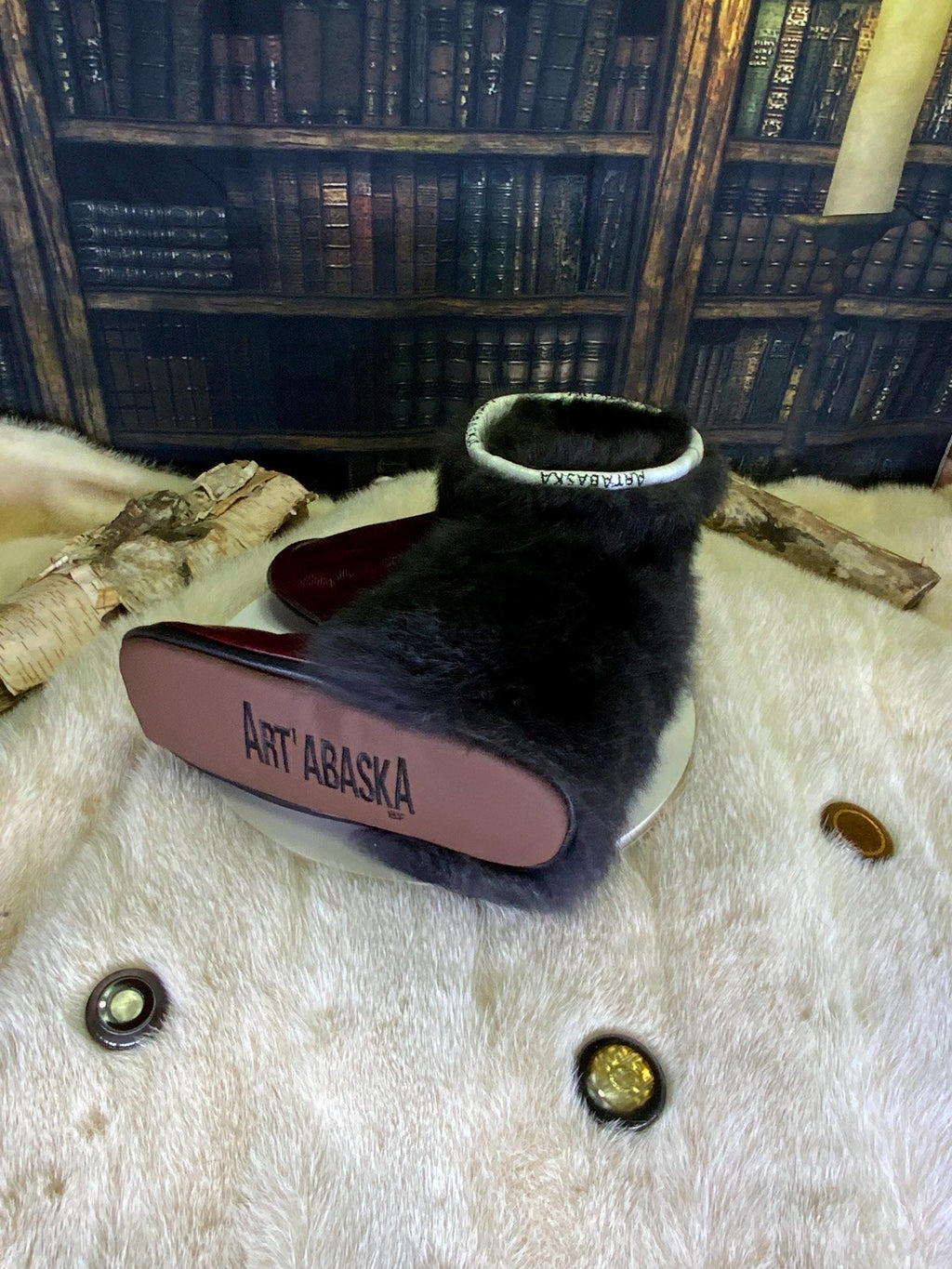 Mocassins d’intérieur Ernestine pointure 8 femme cuir italien bourgogne opossum recyclé fait à la main Québec pantoufles luxe