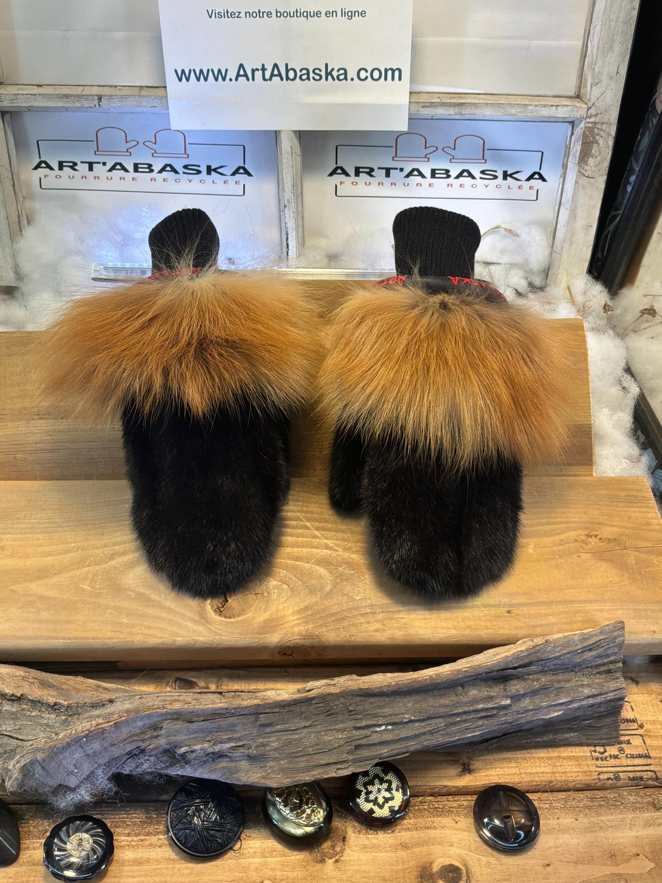 Mitaines de ville Small Rosalie en fourrure recyclée – Faites à la main au Québec – Légères, élégantes, confort urbain – ArtAbaska