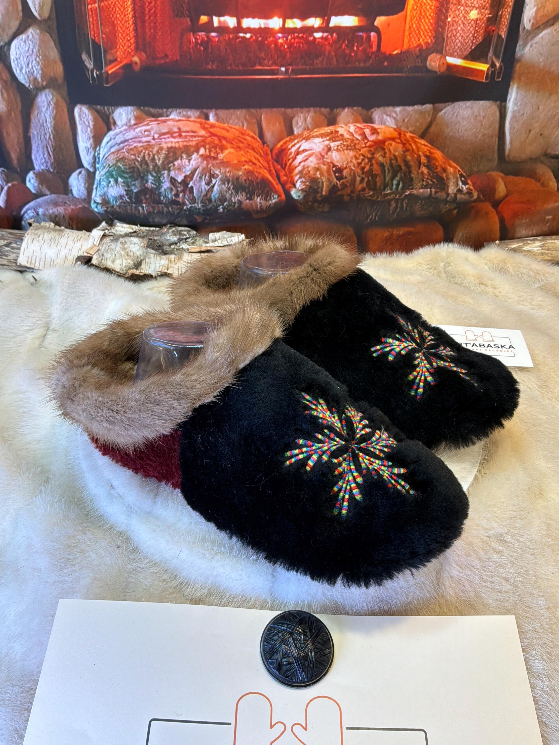 Slipper Alexina pointure 9 femme – Sherling italien & cuir recyclé, pièce unique faite à la main au Québec Édition Brodée