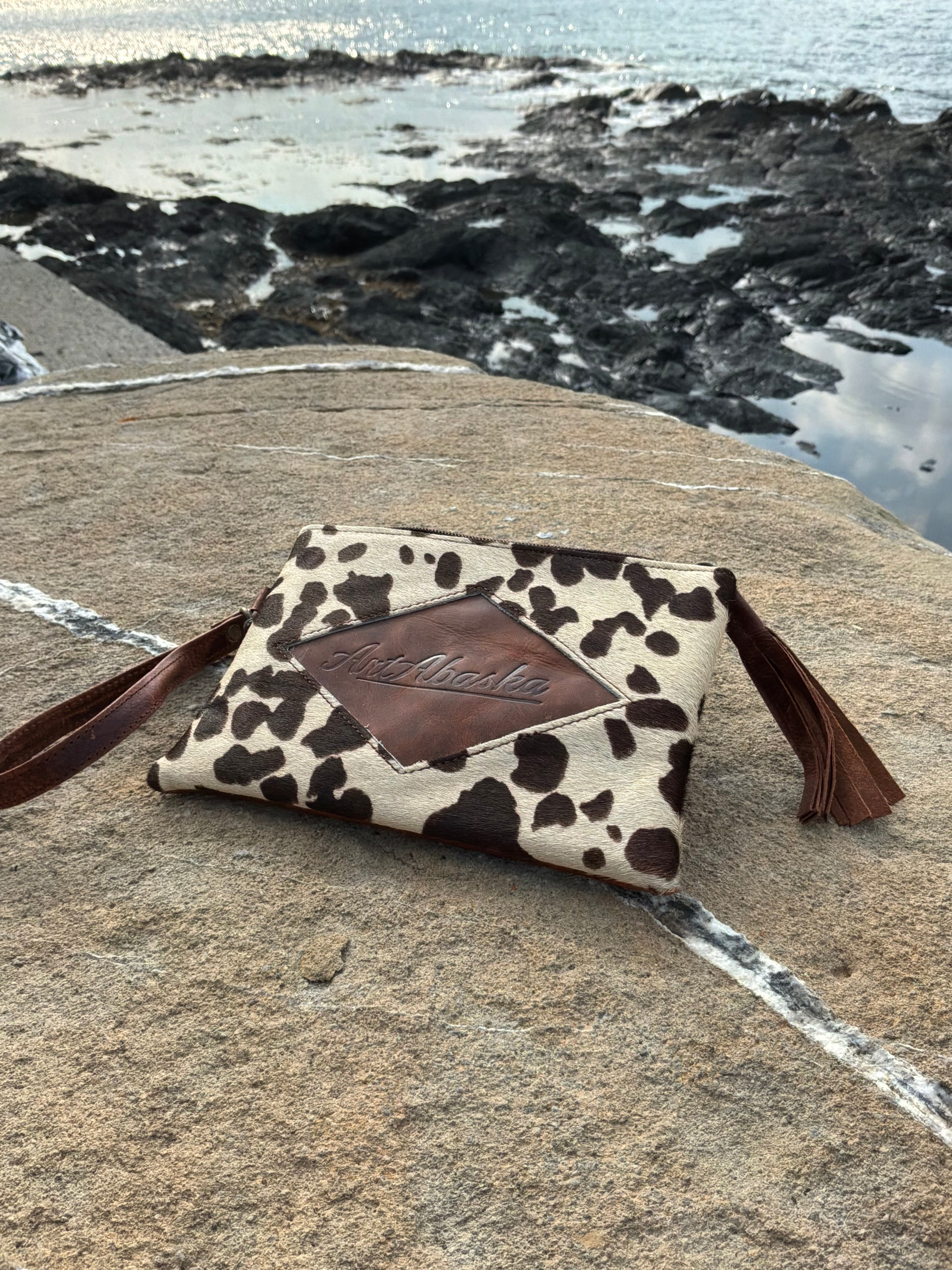 Pochette-portefeuille multifonction en fourrure de vache imprimé Léopard brun foncé – ArtAbaska