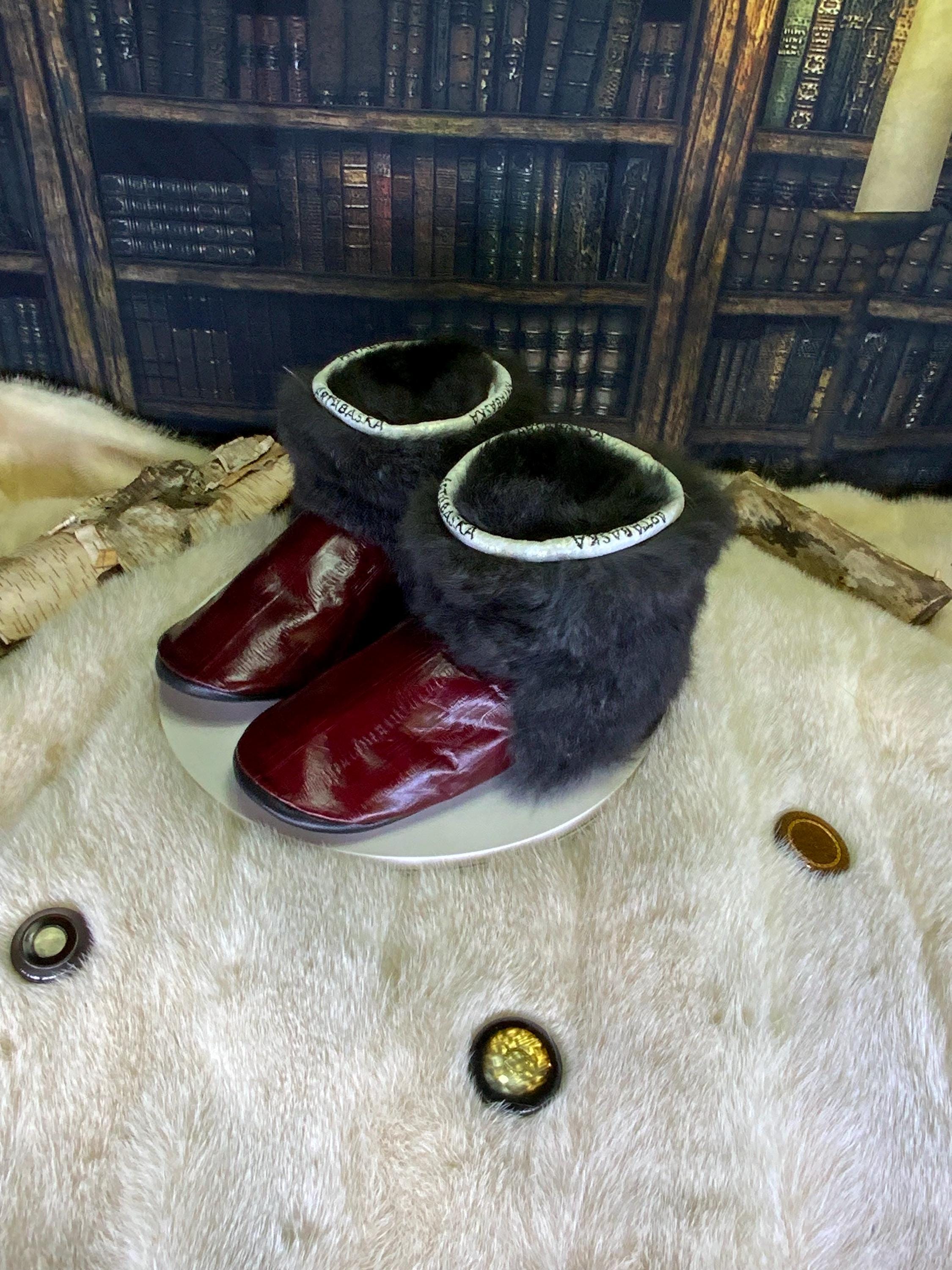 Mocassins d’intérieur Ernestine pointure 8 femme cuir italien bourgogne opossum recyclé fait à la main Québec pantoufles luxe