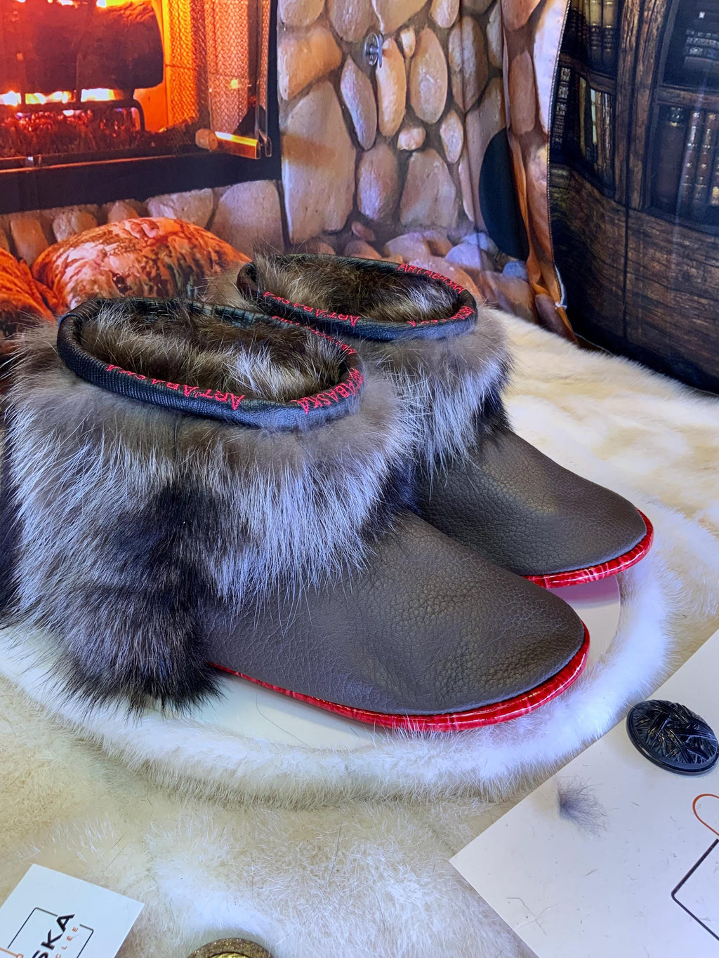 Mocassin d’interieur homme Les Aurèle - pointure 10 - cuir italien brun classique & raton recyclé - semelle rouge - fait main au Québec