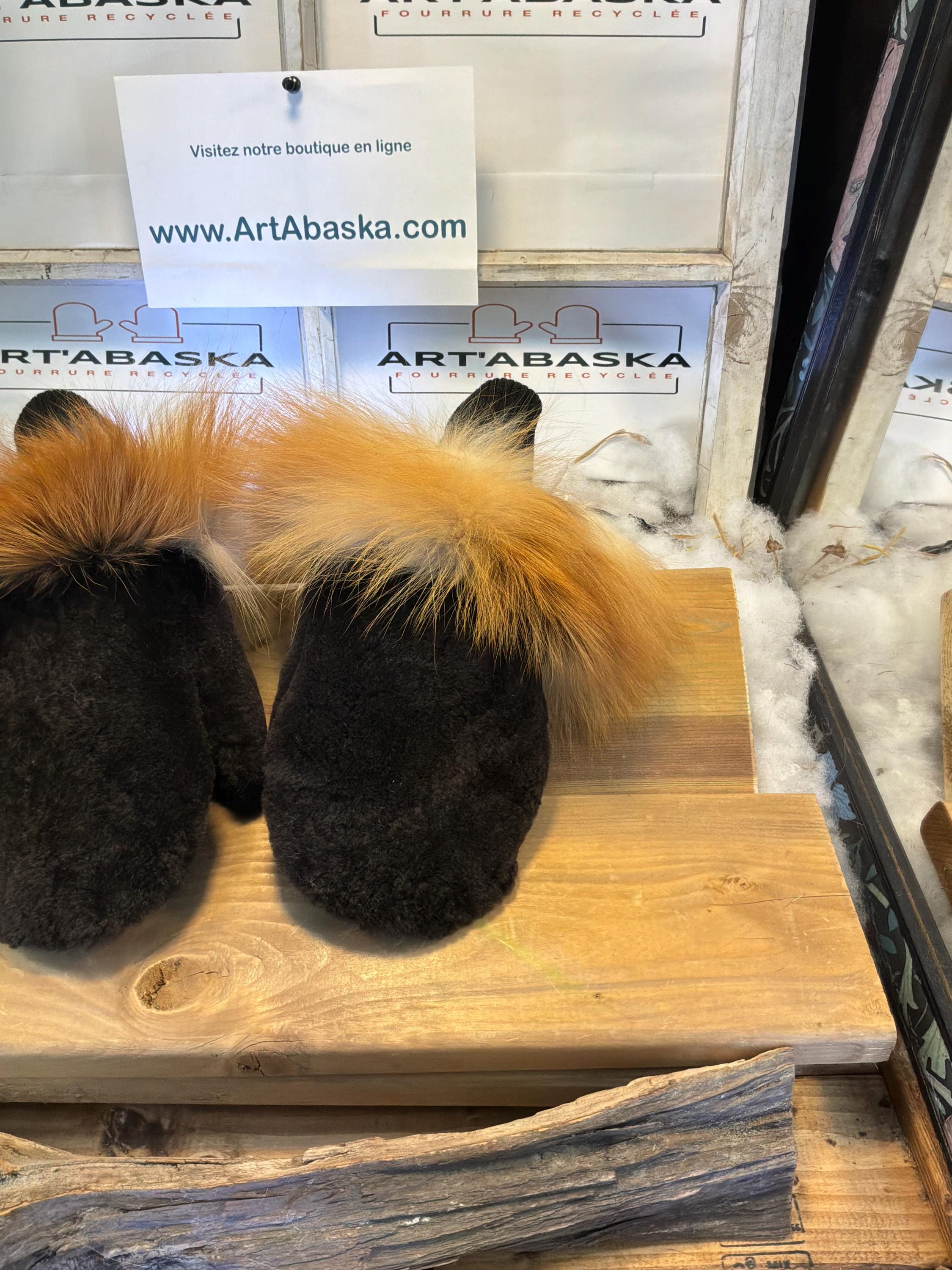 Mitaines de ville Medium Véronique en fourrure recyclée – Faites à la main au Québec – Légères, élégantes, confort urbain – ArtAbaska