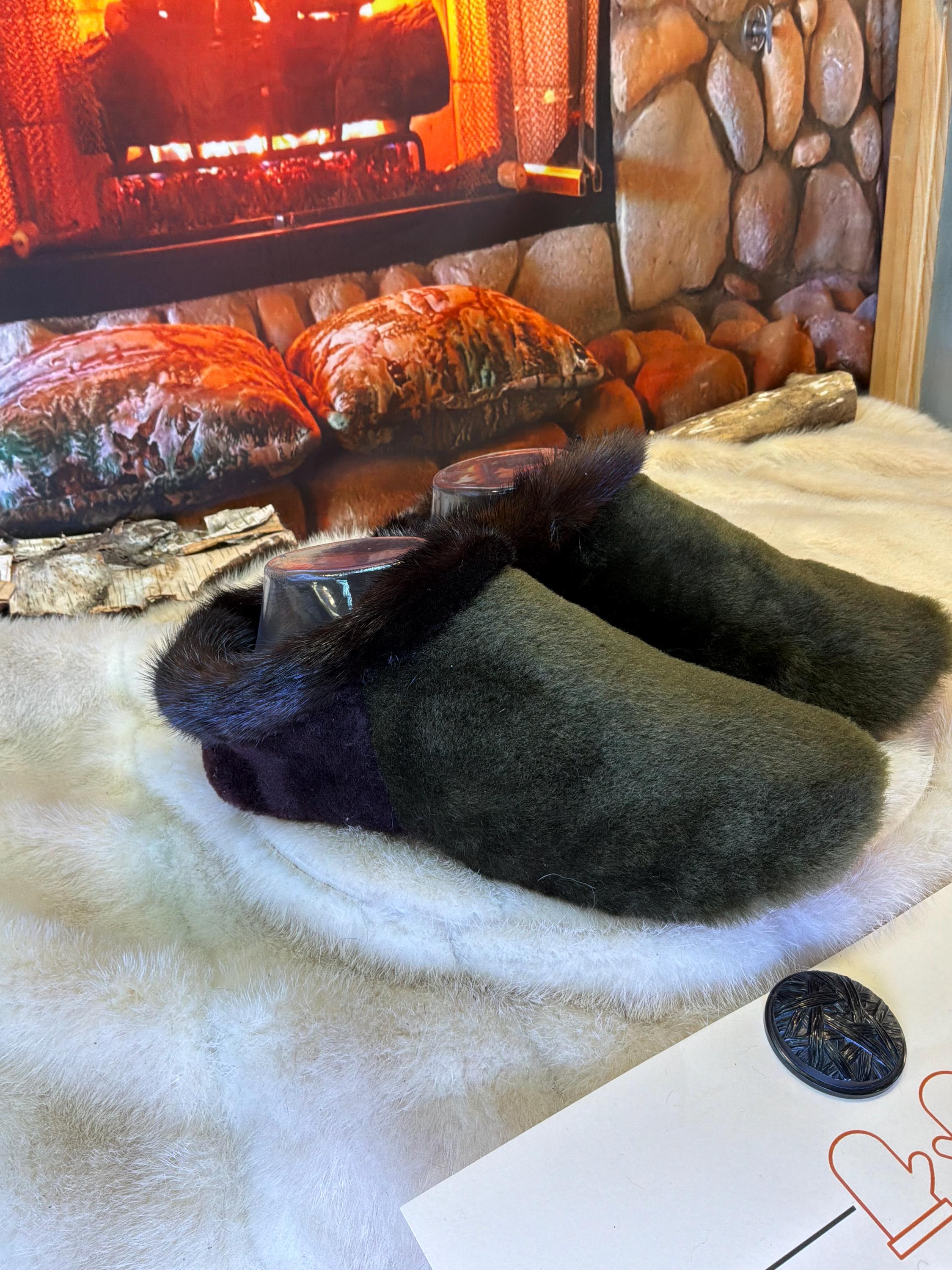 Slipper Georgette pointure 8 femme – Sherling italien & cuir recyclé, pièce unique faite à la main au Québec