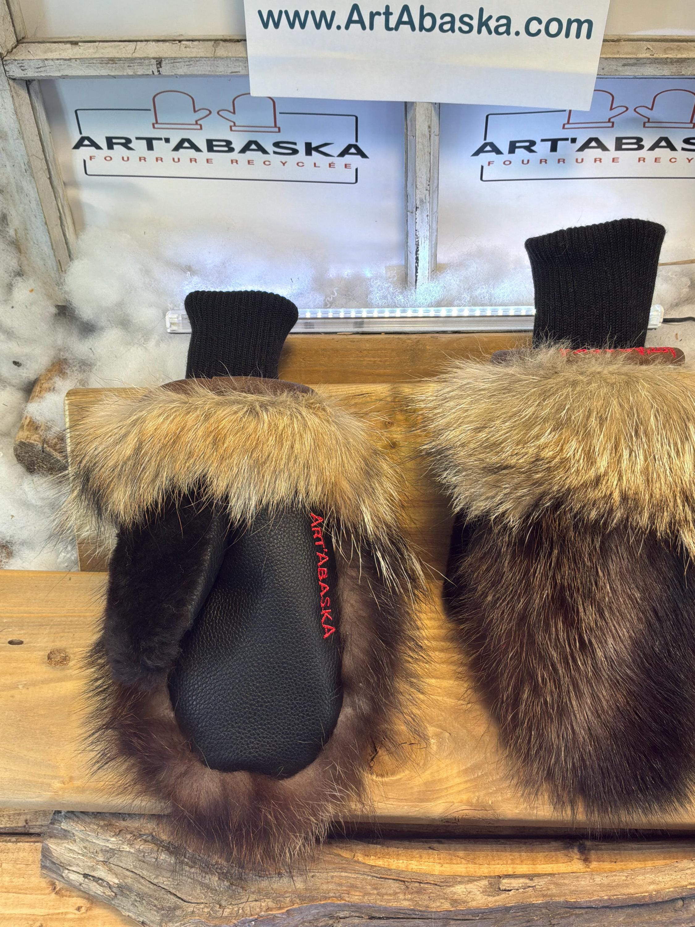 Mitaines de ville Small Adrienne en fourrure recyclée – Faites à la main au Québec – Légères, élégantes, confort urbain – ArtAbaska