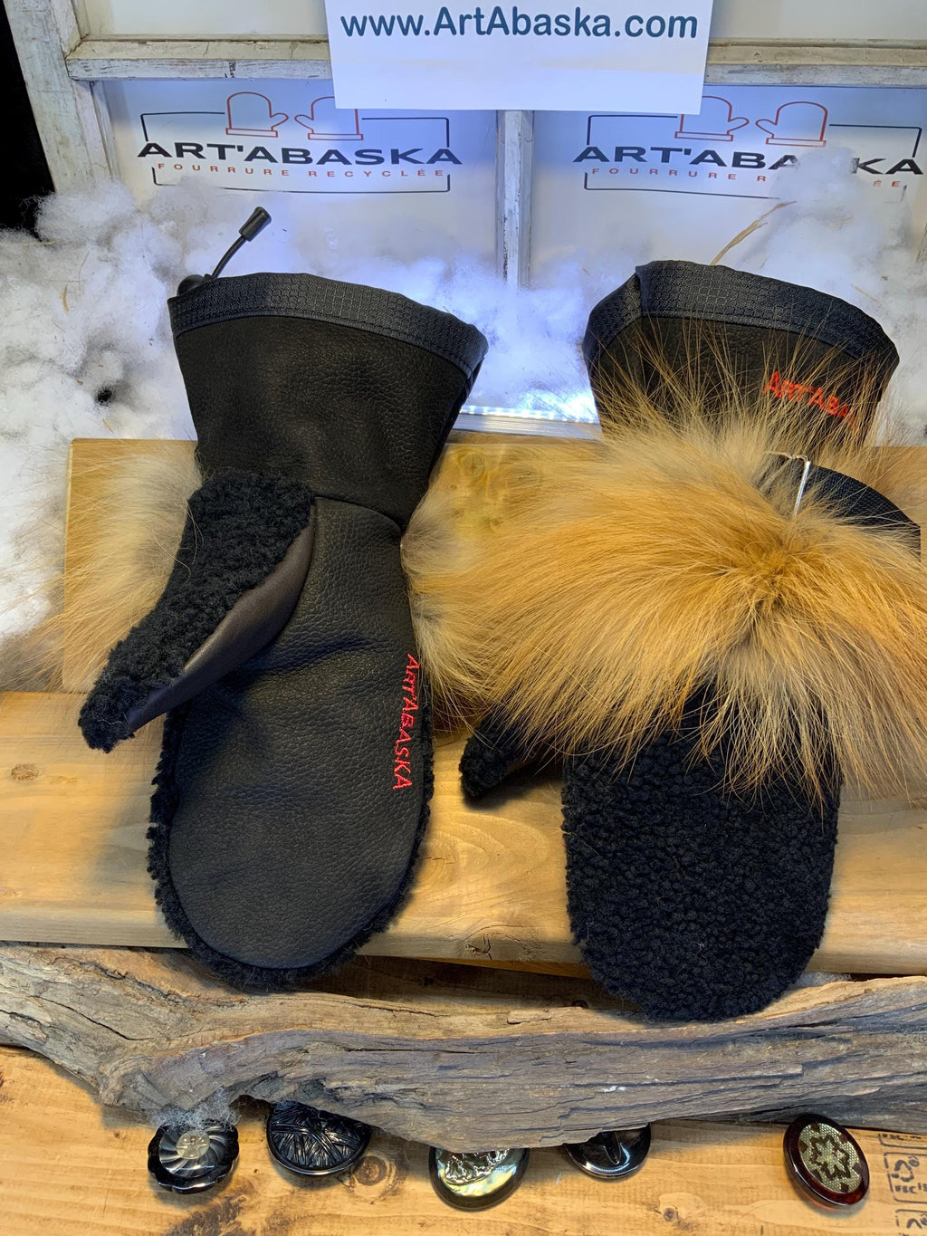 Mitaines Jacqueline Medium mouton frisé noir renard roux recyclé cuir noir fait a la main Quebec édition unique chaleureuse