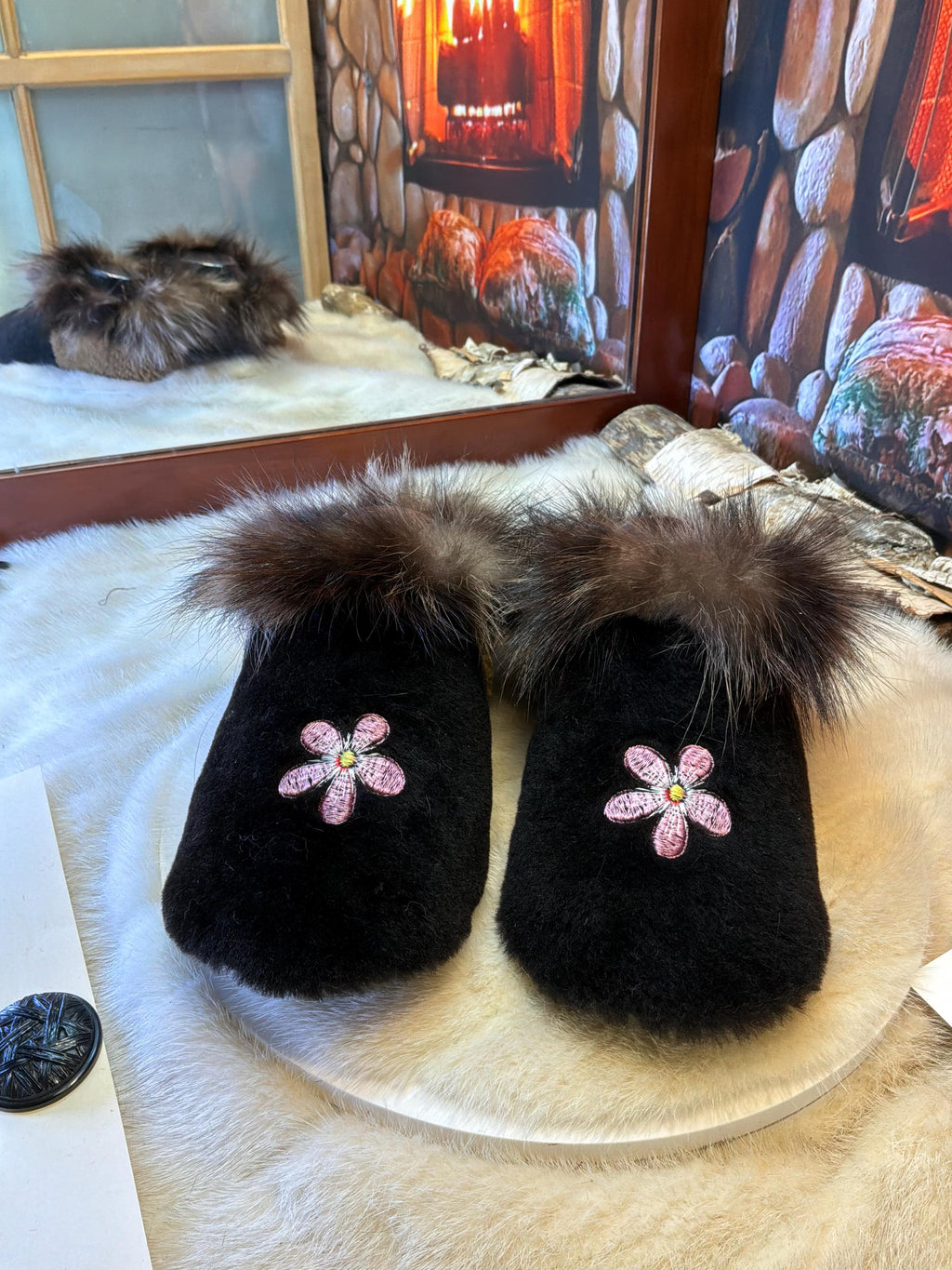 Slipper Marcelle pointure 7 femme – Sherling italien & cuir recyclé, pièce unique faite à la main au Québec Édition Brodée