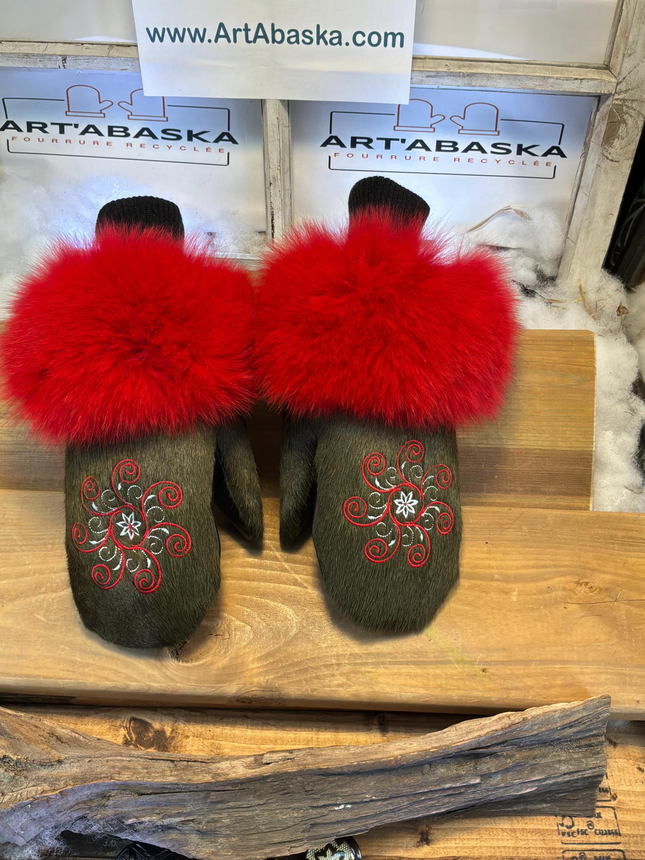 Mitaines de ville Medium Odette en fourrure recyclée – Faites à la main au Québec – Légères, élégantes, confort urbain – ArtAbaska Brodée