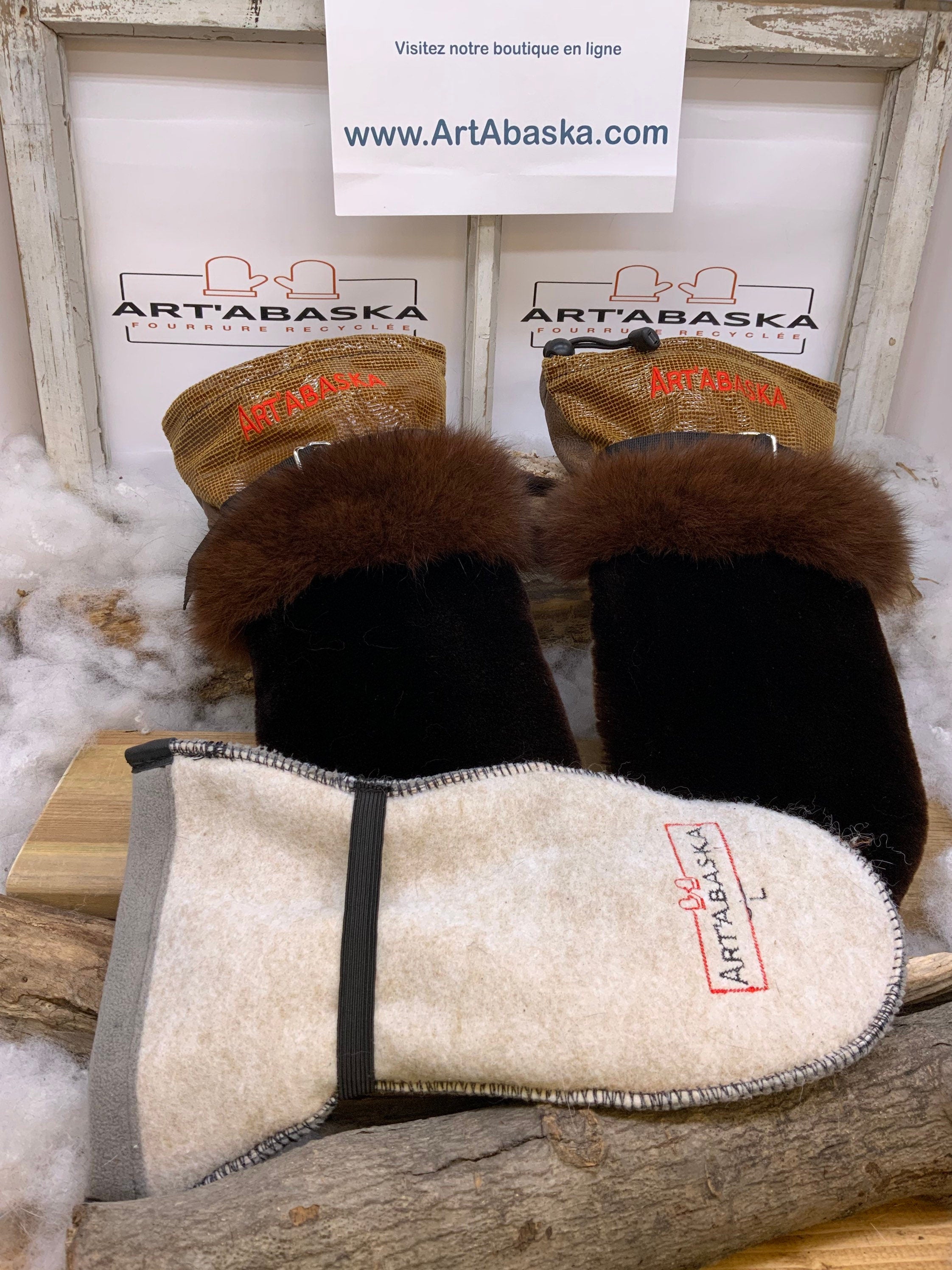 Mitaines Françoise Large castor rasé mouton rasé renard teint brun cuir brun imprimé recyclé fait main Québec pièce unique artisanale