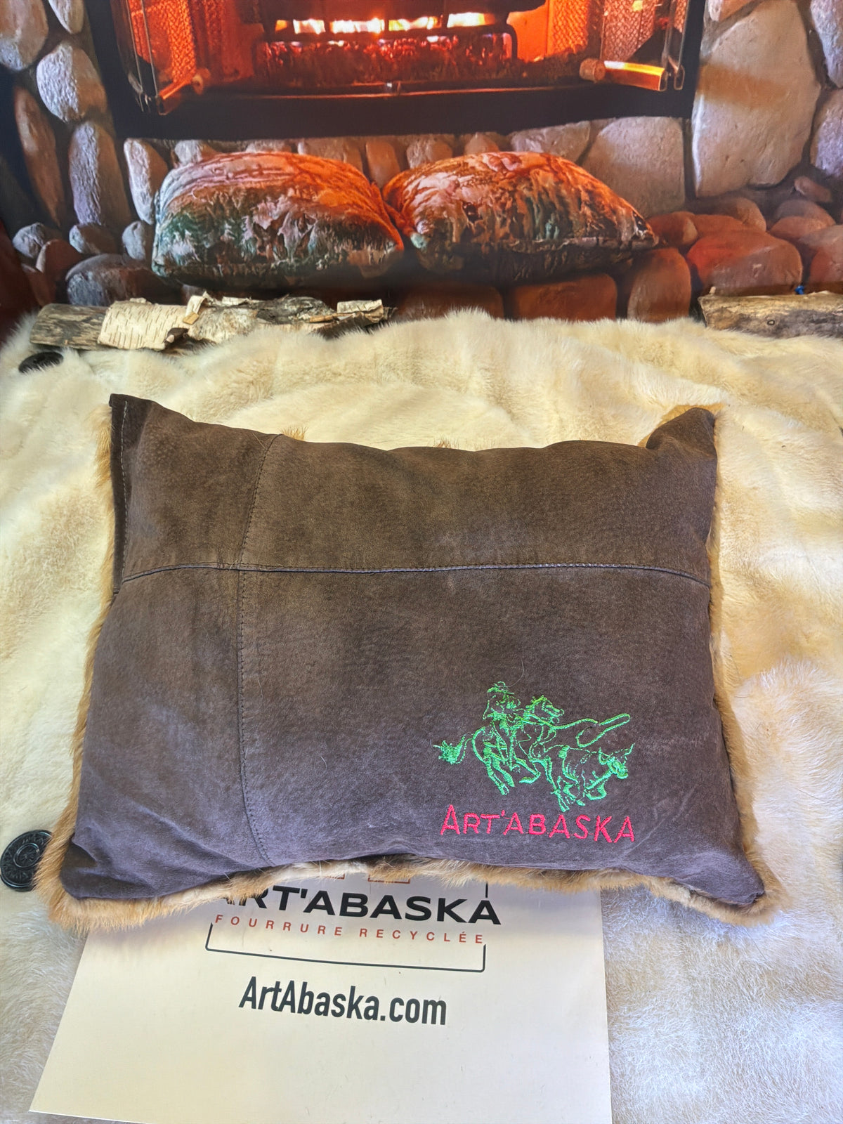 Coussin décoratif Solange en fourrure recyclée de Vison