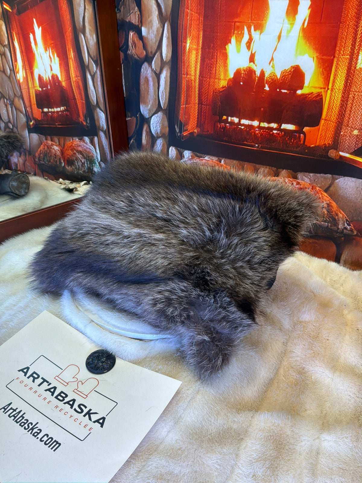 Coussin décoratif Ginette en fourrure recyclée de chat Sauvage