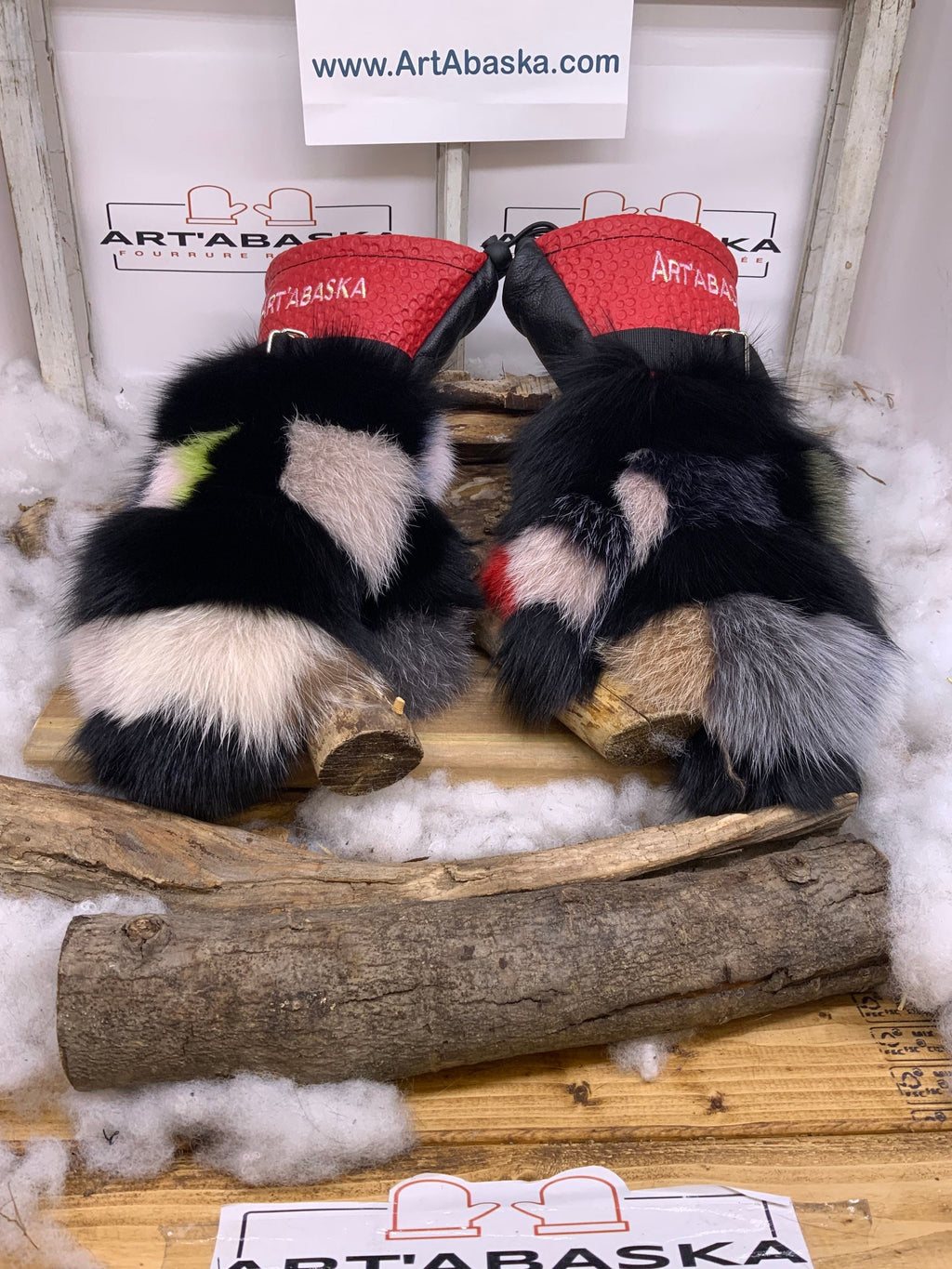 Mitaines Les Anne-Marie – Médium patchwork renard recyclé, cuir rouge embossé & gris – fait à la main au Québec, pièce unique