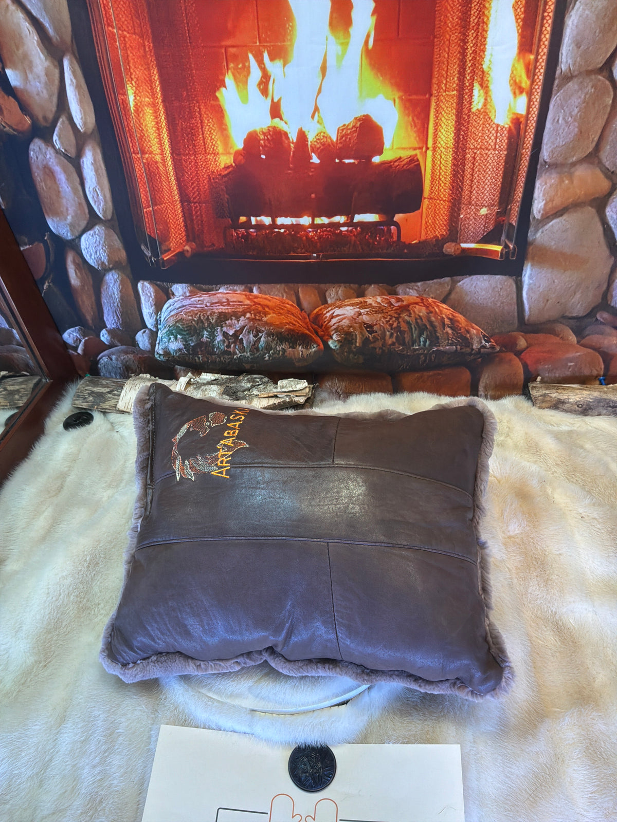 Coussin décoratif Gertrude en fourrure recyclée de Castor rasé