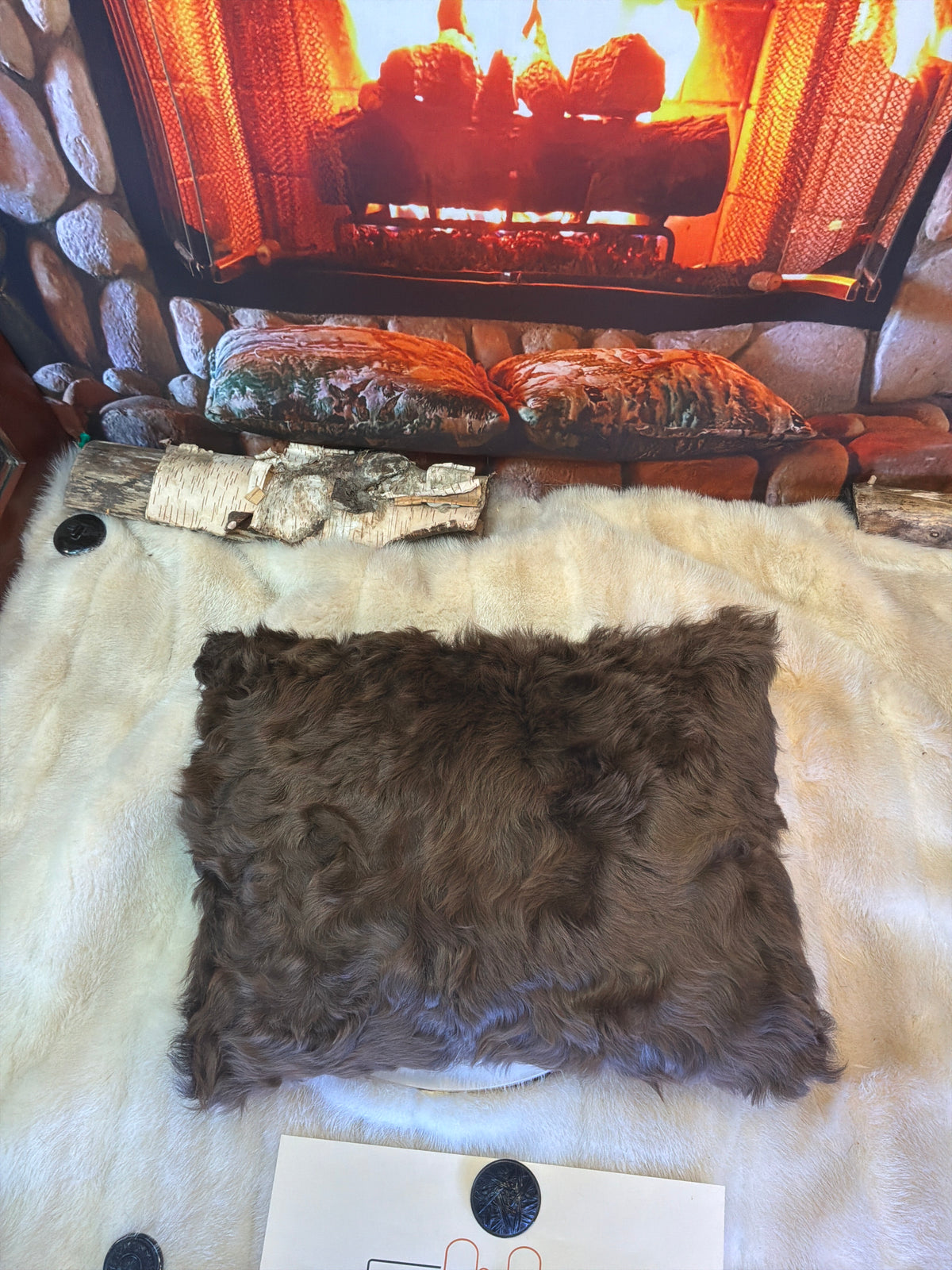 Coussin décoratif Simonne en fourrure recyclée de Mouton frisé