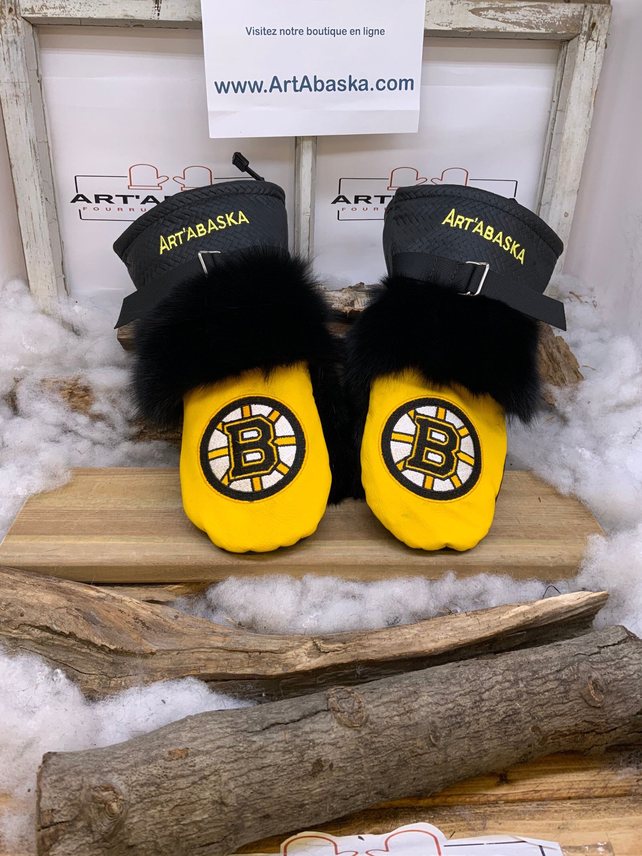 Mitaines Irène Bruins de Boston cuir jaune et noir brodé renard patchwork recyclé fait à la main Large Québec artisanal unique