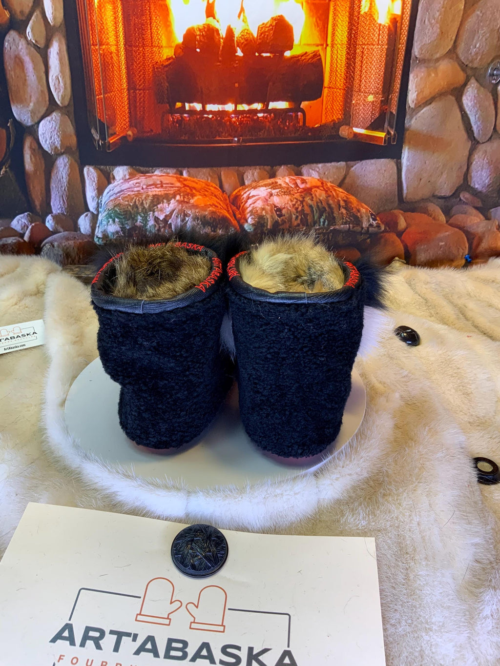 Mocassins d’intérieur Simone – 6 femme – cuir d’anguille brodé mandala coloré & patchwork de renard recyclé, pièce unique du Québec 🎨✨