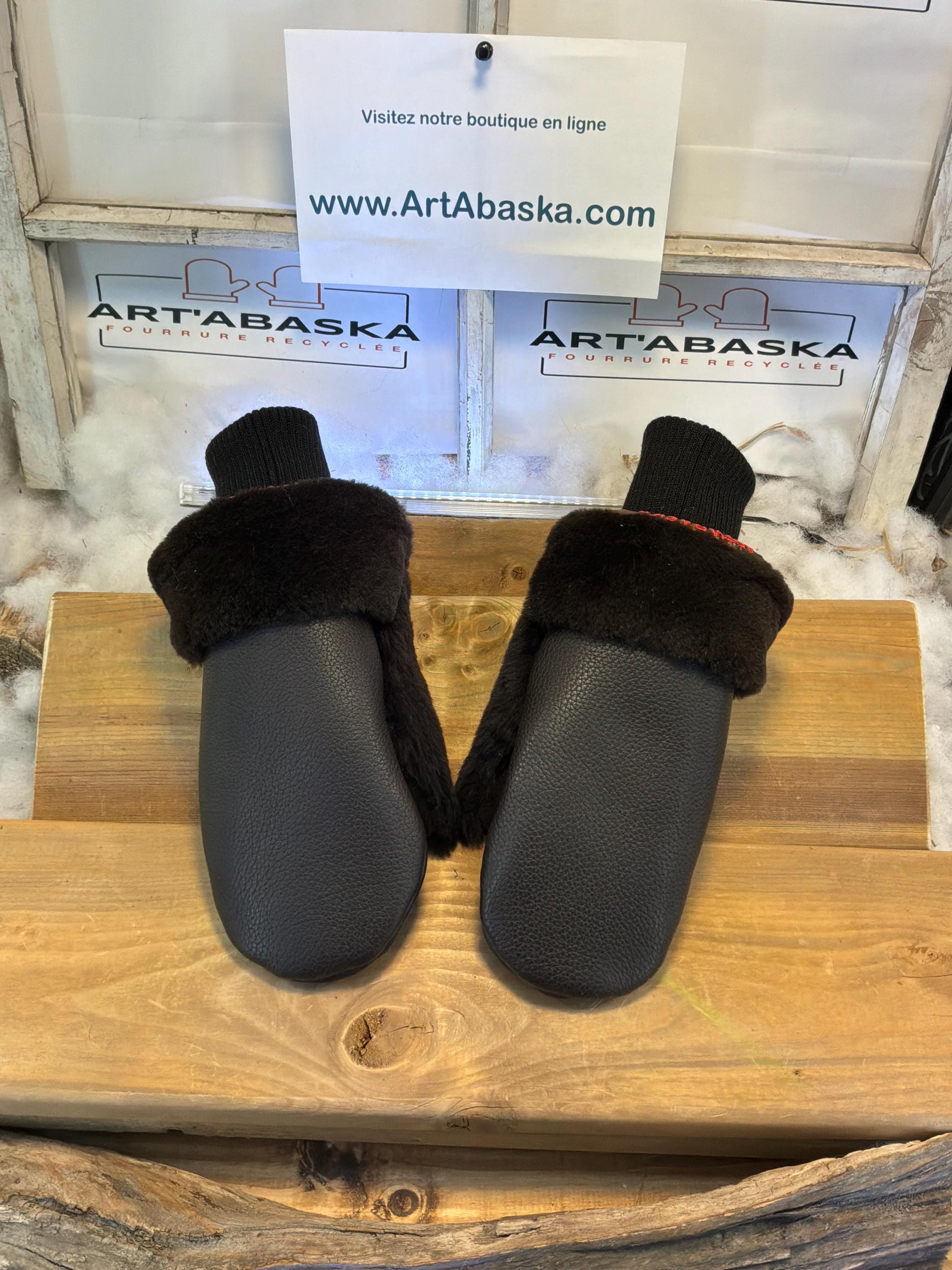 Mitaines de ville Medium Danielle en fourrure recyclée – Faites à la main au Québec – Légères, élégantes, confort urbain – ArtAbaska