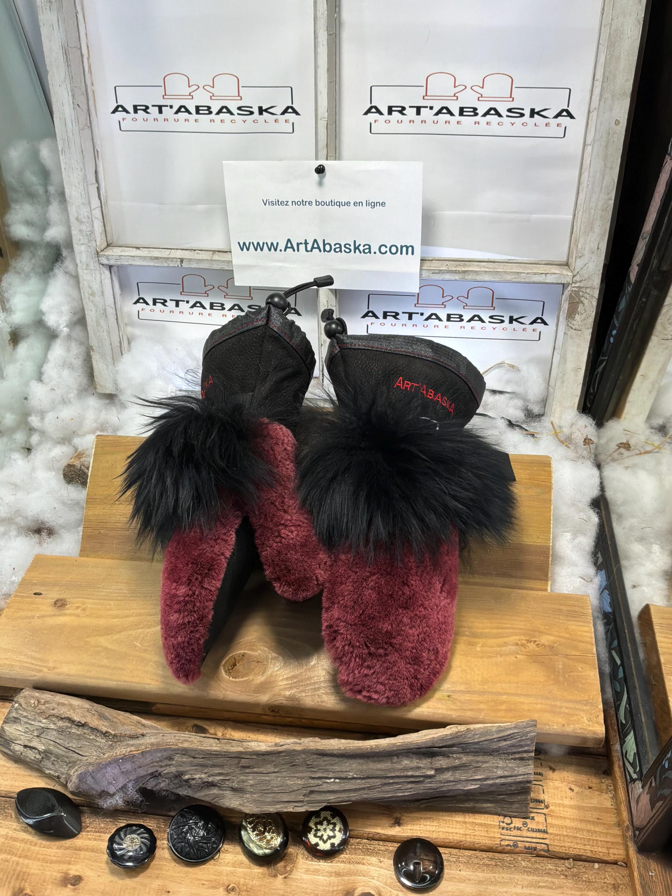 Mitaines Catherine Medium fourrure recyclée mouton rasé rosé cuir italien fait à la main Québec Édition « les belles Framboises »