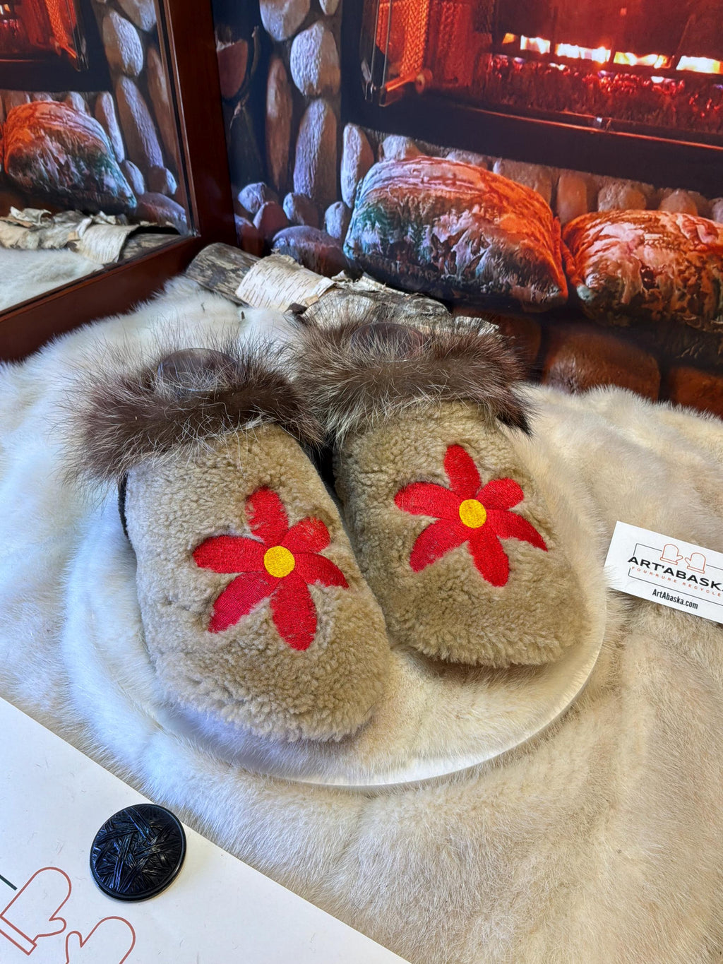 Slipper Hélène pointure 8 femme – Sherling italien & cuir recyclé, pièce unique faite à la main au Québec Édition Brodée