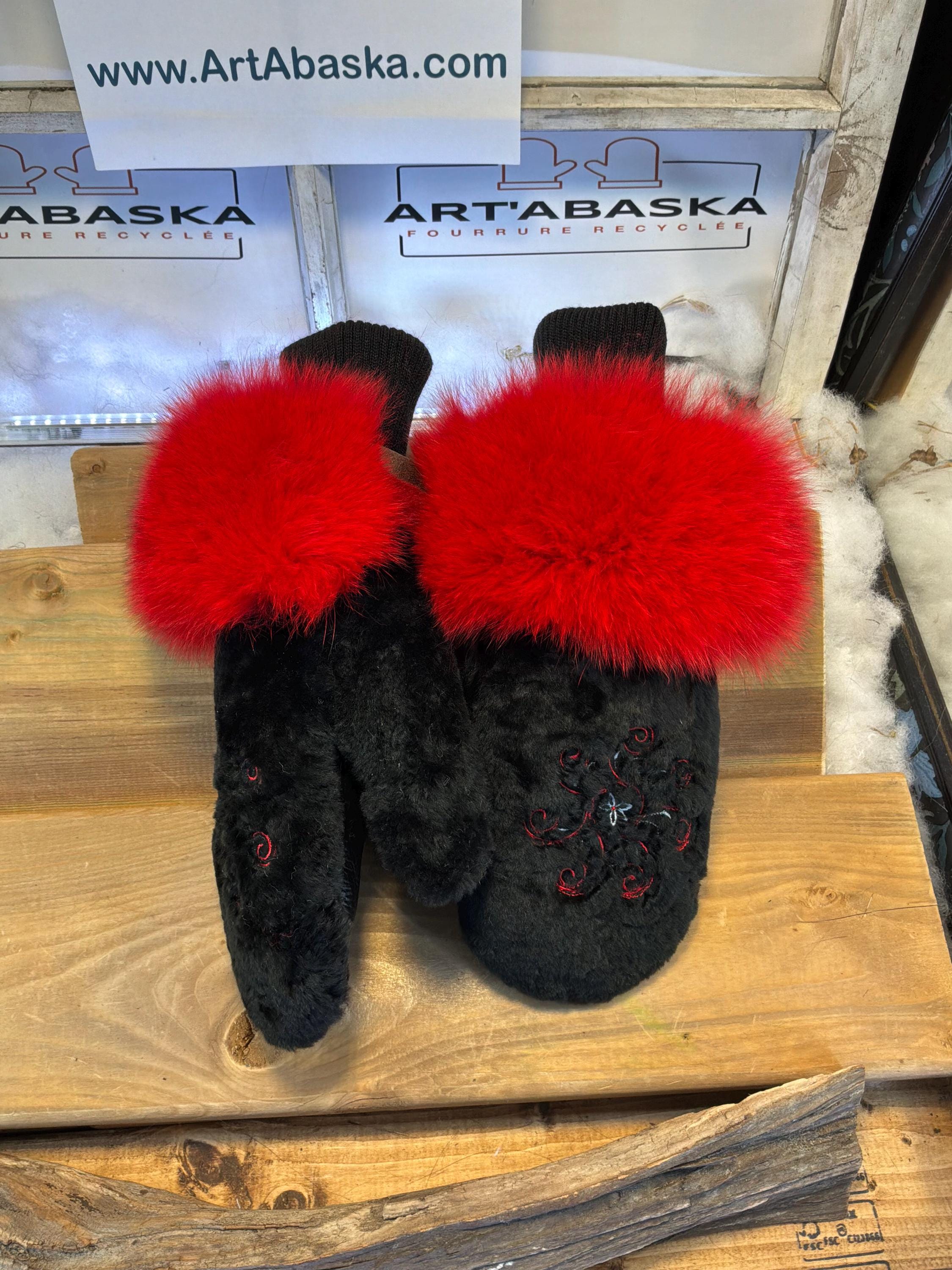 Mitaines de ville Médium Lise en fourrure recyclée – Faites à la main au Québec – Légères, élégantes, confort urbain – édition brodée