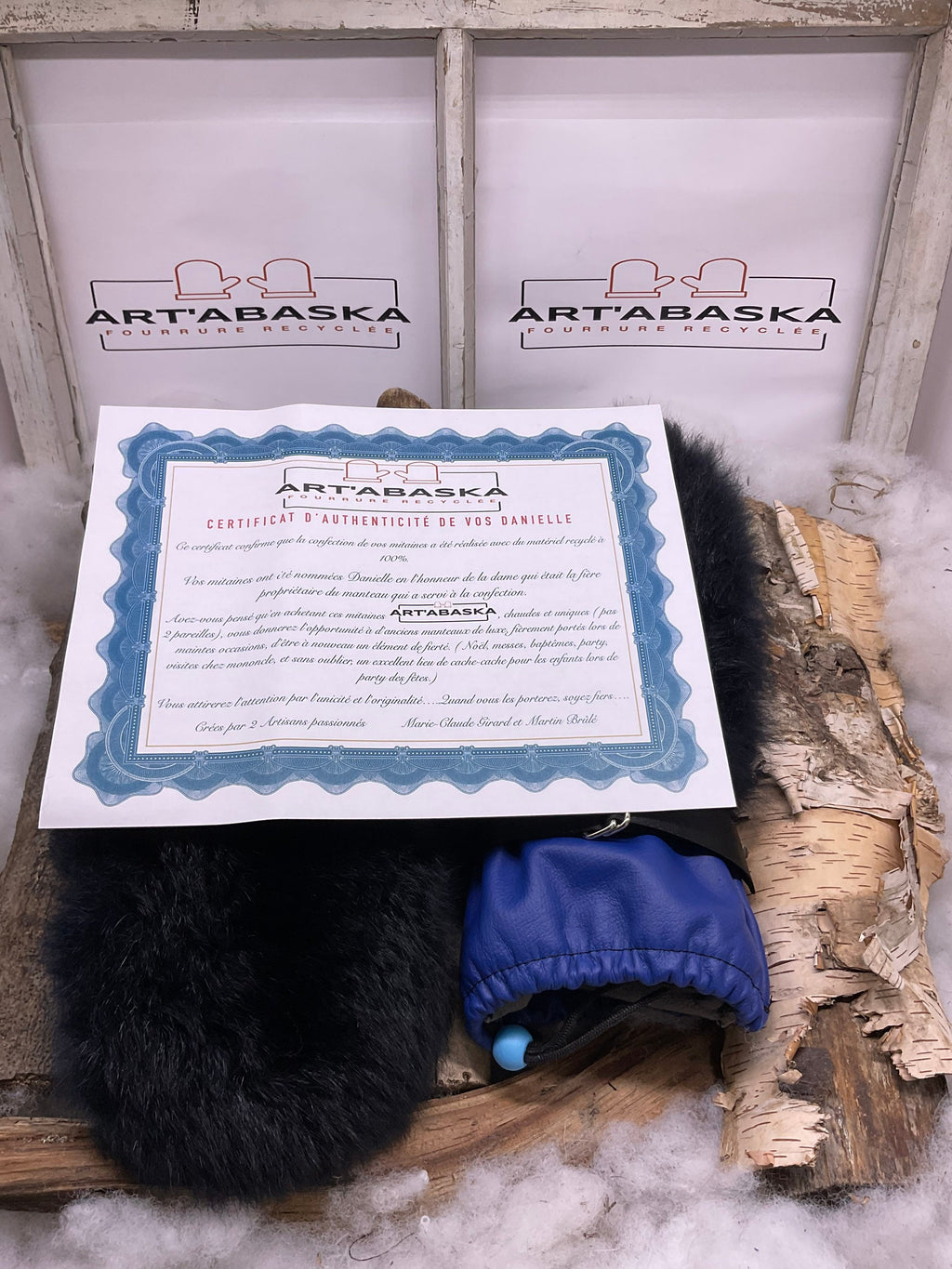 Mitaines Danielle Large opossum bleuté rare cuir bleu recyclé fait main Québec pièce unique artisanale chaleur et confort
