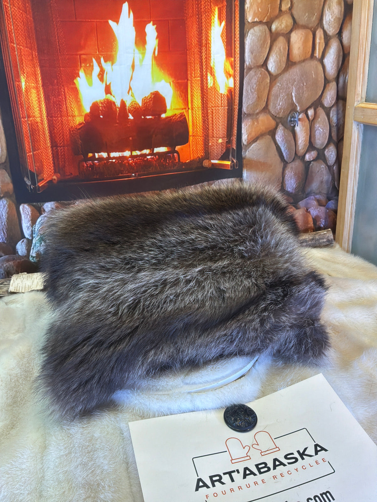 Coussin décoratif Ginette en fourrure recyclée de chat Sauvage