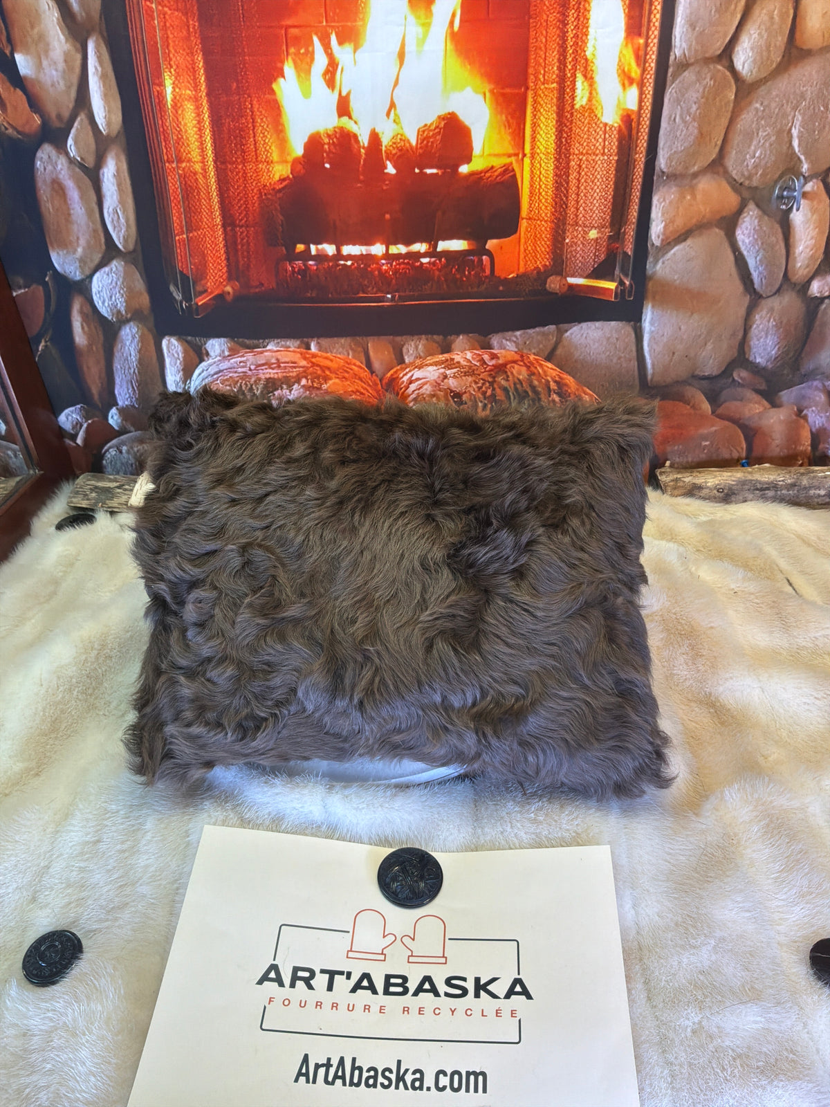 Coussin décoratif Simonne en fourrure recyclée de Mouton frisé