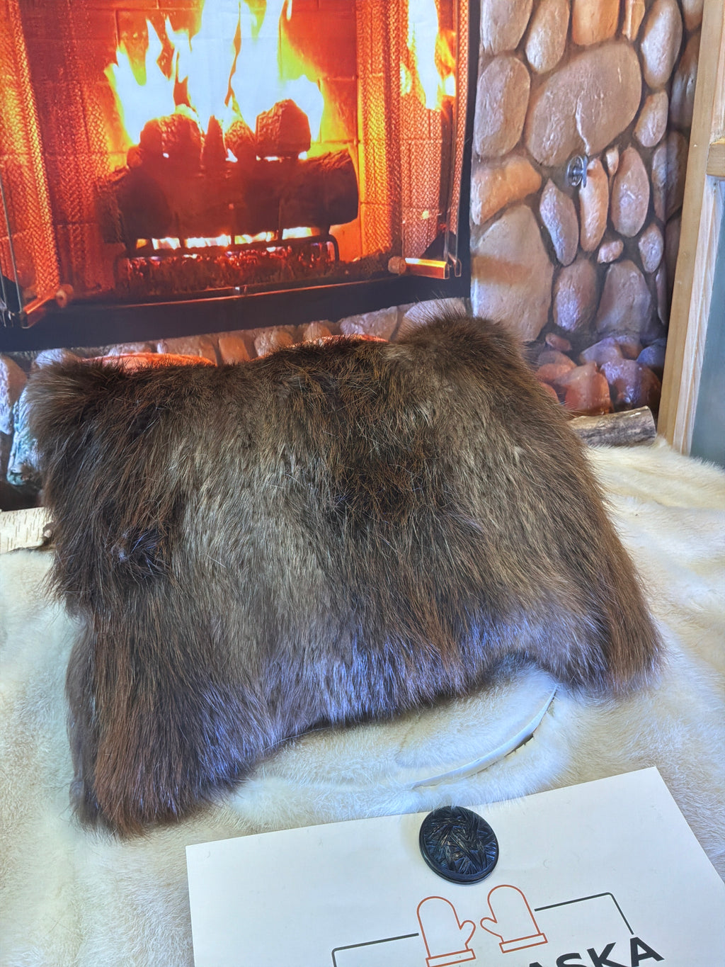 Coussin décoratif Raymonde en fourrure recyclée Castor naturel