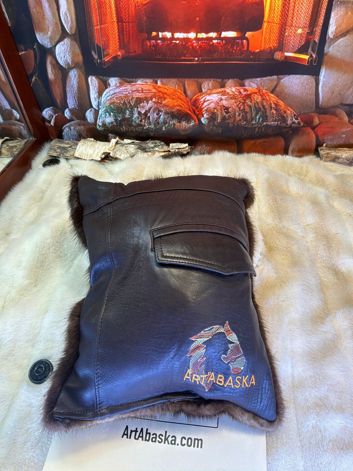 Coussin décoratif Jeanne en fourrure recyclée de Rat Musqué