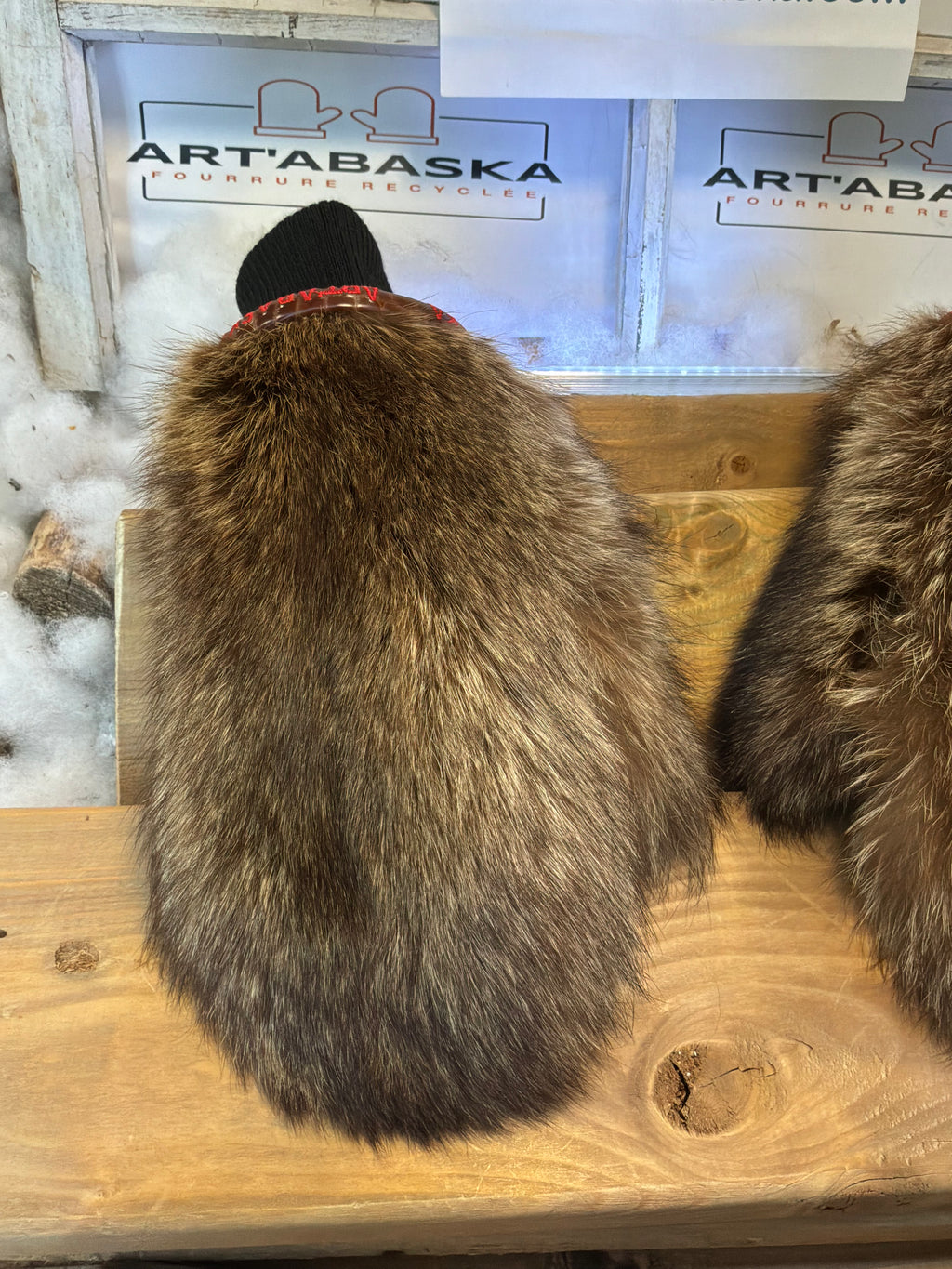 Mitaines de ville Médium en fourrure recyclée – Faites à la main au Québec – Légères, élégantes, confort urbain – ArtAbaska (Copie)