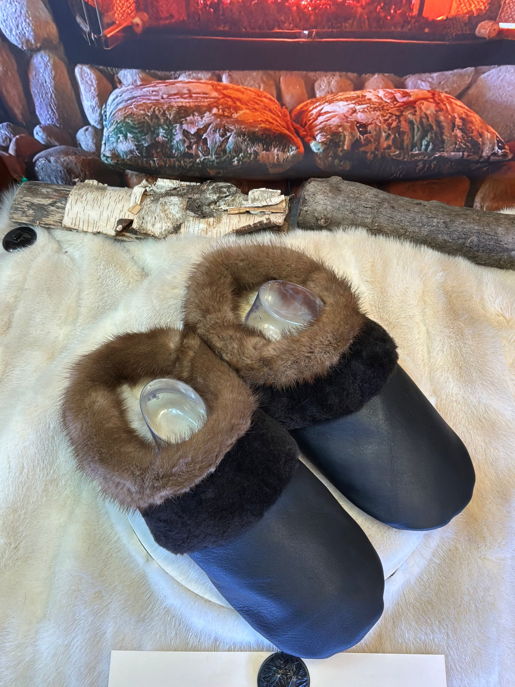 Slipper Les Françoise pointure 12 Homme – Sherling italien & cuir recyclé, pièce unique faite à la main au Québec