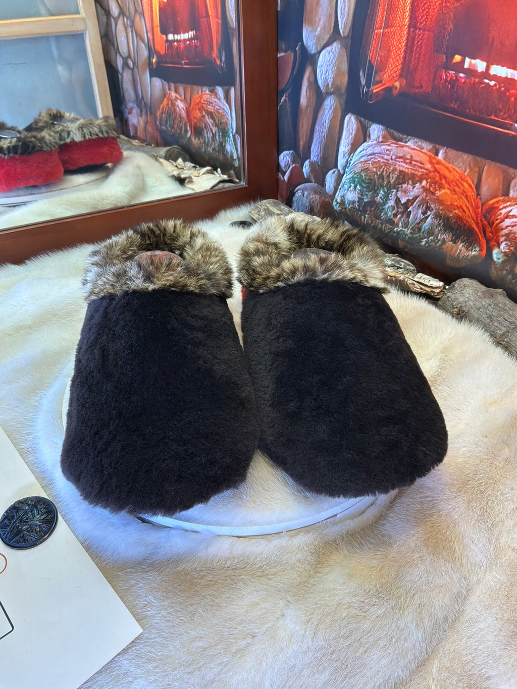 Slipper Les Marguerite pointure 12 Homme – Sherling italien & cuir recyclé, pièce unique faite à la main au Québec