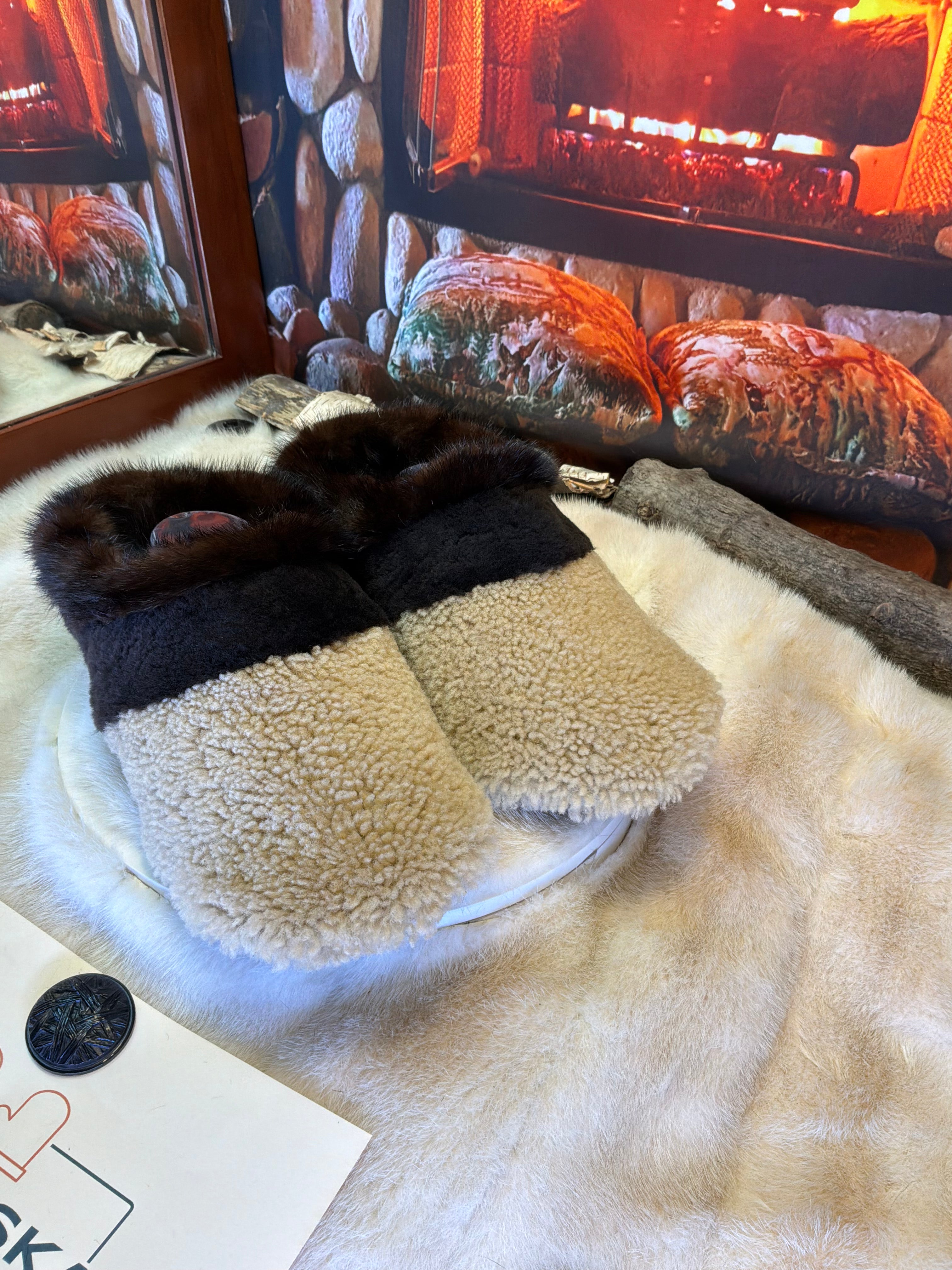 Slipper Les Germaine pointure 12 Homme – Sherling italien & cuir recyclé, pièce unique faite à la main au Québec