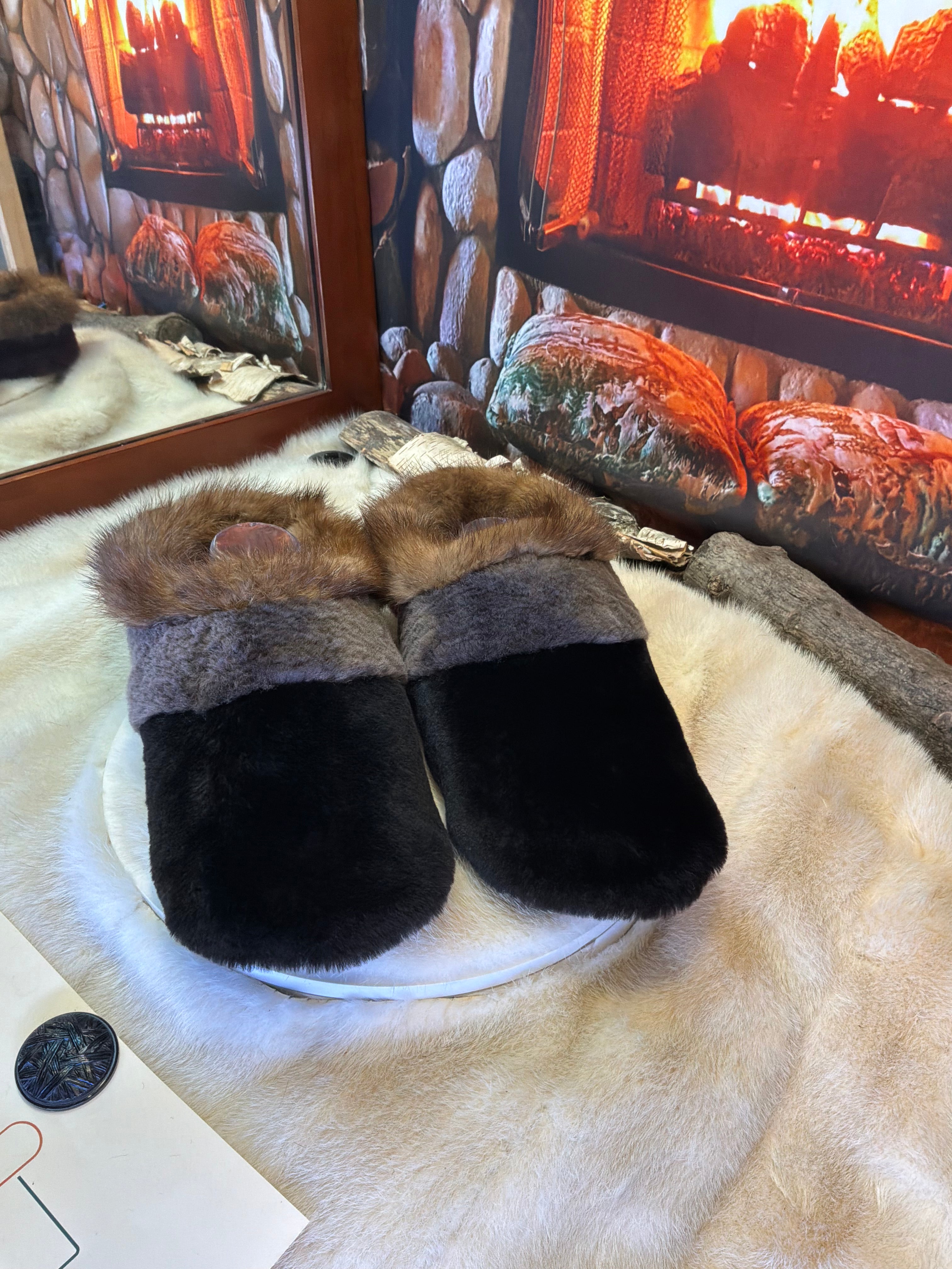 Slipper Les Jeanne pointure 12 Homme – Sherling italien & cuir recyclé, pièce unique faite à la main au Québec