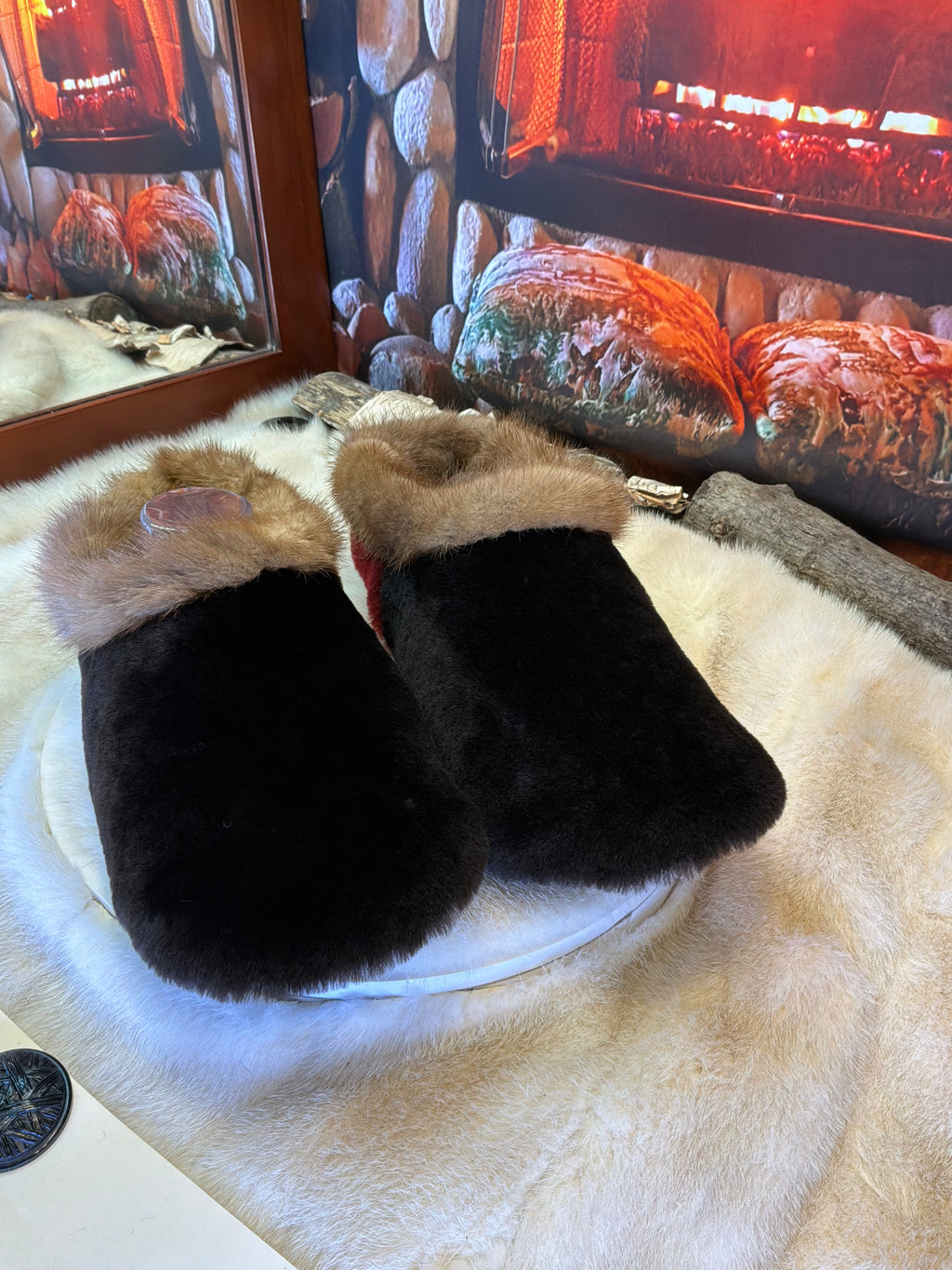 Slipper Les Yvonne pointure 11 Homme – Sherling italien & cuir recyclé, pièce unique faite à la main au Québec