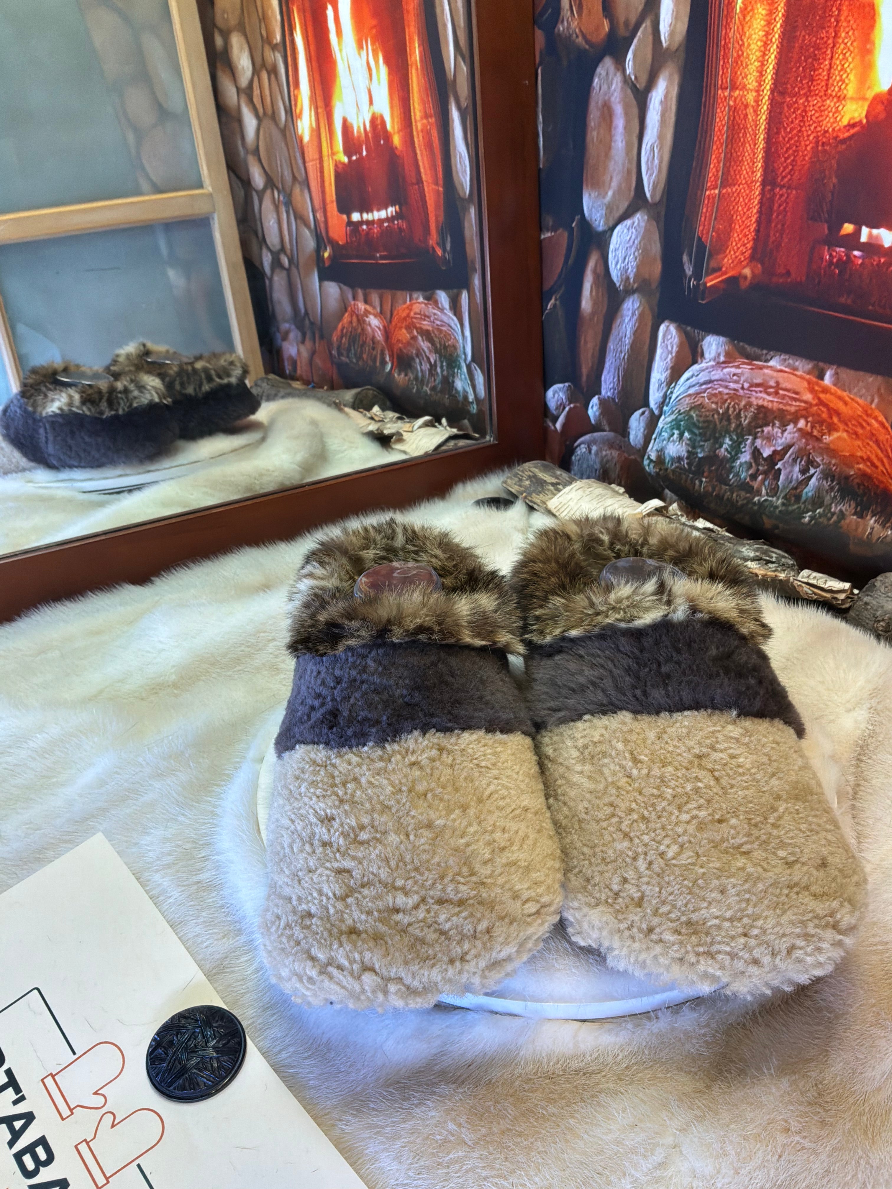 Slipper Les Cécile pointure 11 Homme – Sherling italien & cuir recyclé, pièce unique faite à la main au Québec