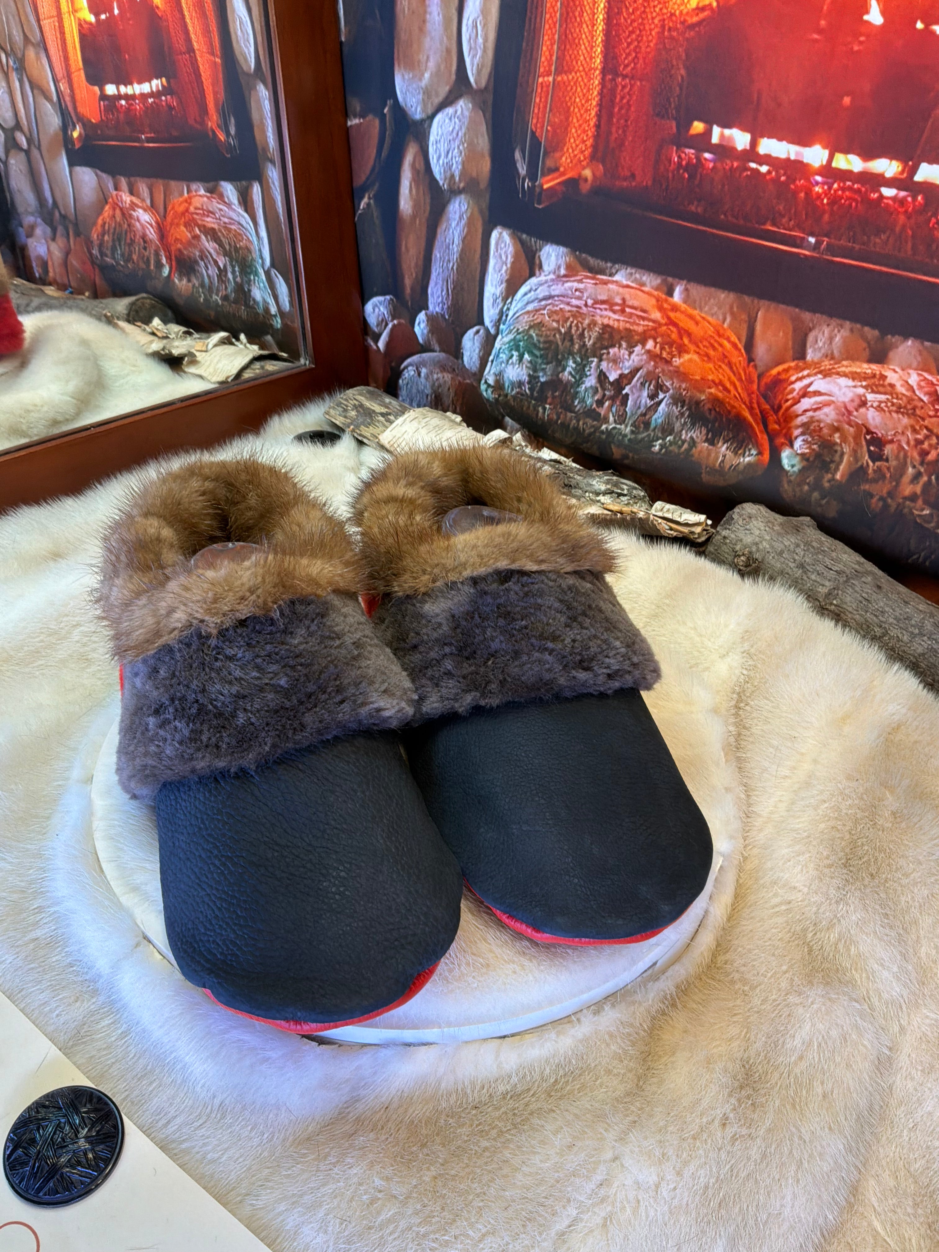 Slipper pointure 11 Homme – Sherling italien & cuir recyclé, pièce unique faite à la main au Québec