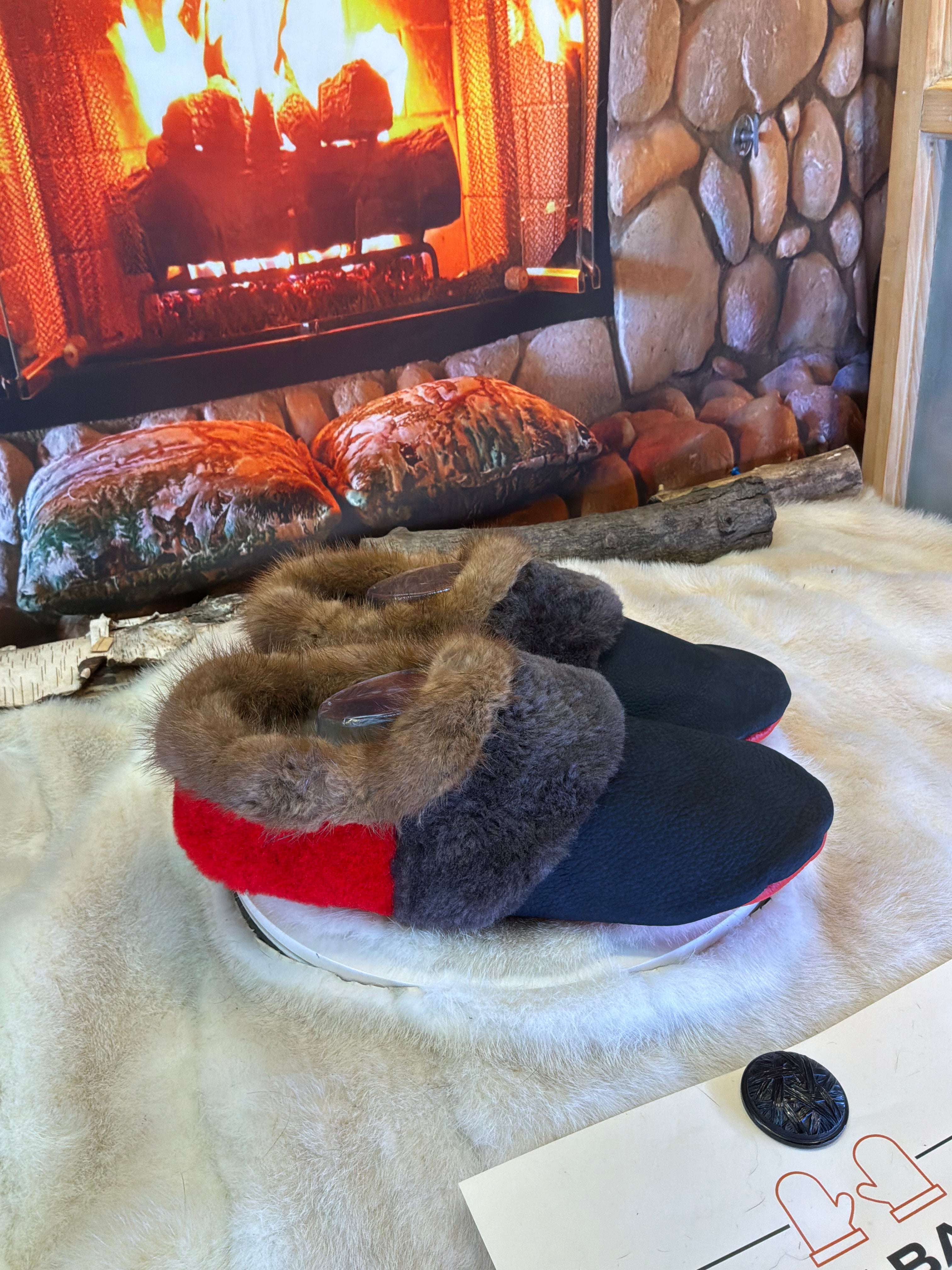 Slipper pointure 11 Homme – Sherling italien & cuir recyclé, pièce unique faite à la main au Québec