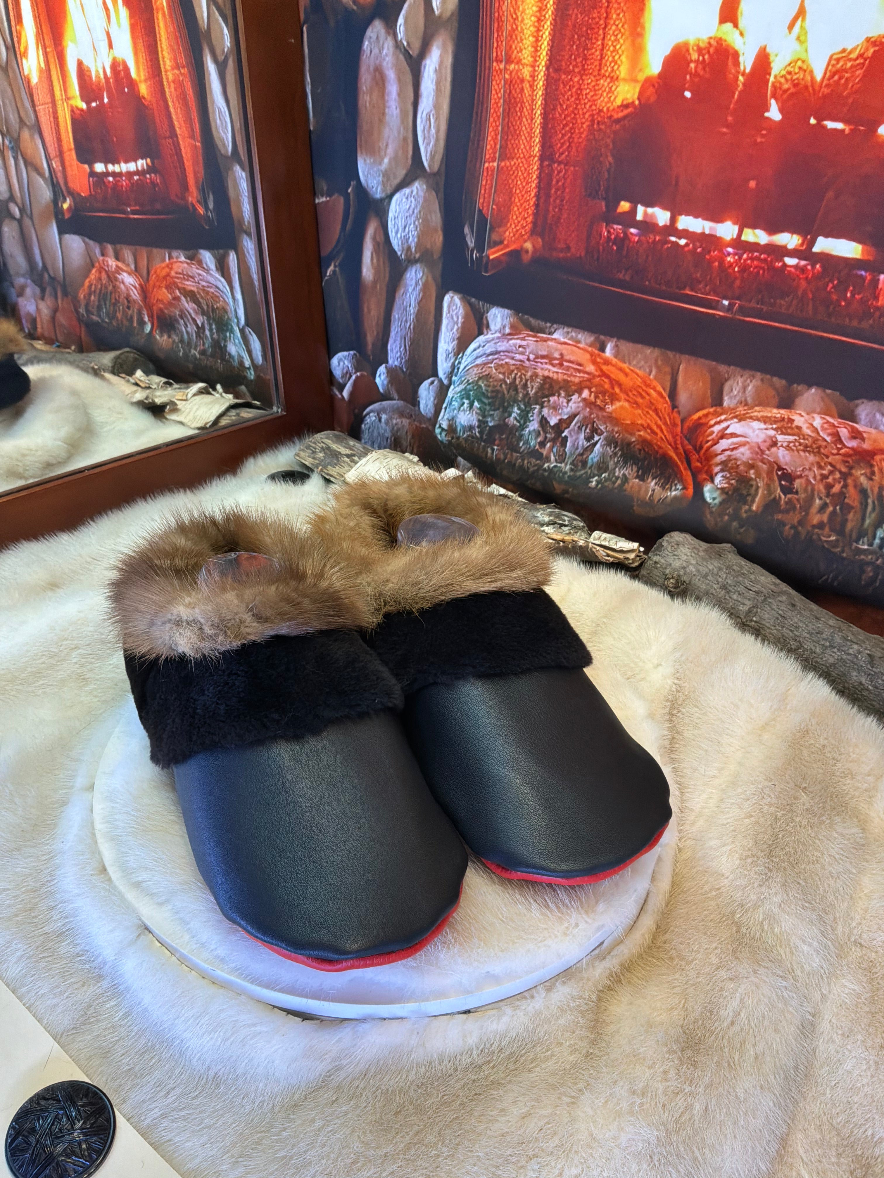 Slipper Les Rita pointure 11 Homme – Sherling italien & cuir recyclé, pièce unique faite à la main au Québec