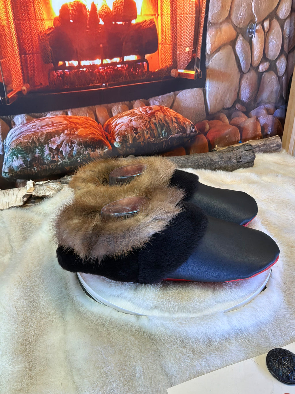 Slipper Les Rita pointure 11 Homme – Sherling italien & cuir recyclé, pièce unique faite à la main au Québec