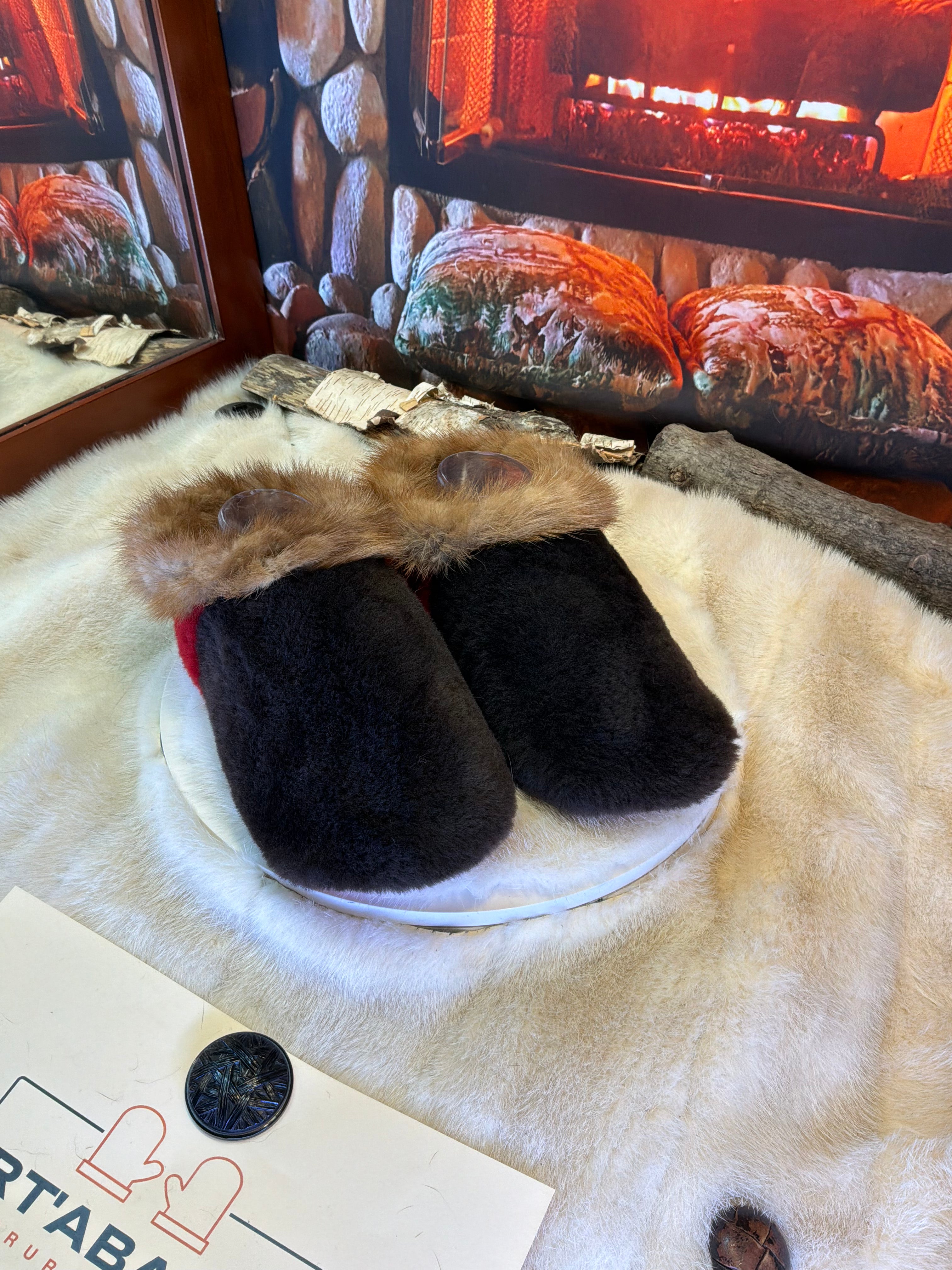 Slipper Les Juliette pointure 9 femme – Sherling italien & cuir recyclé, pièce unique faite à la main au Québec