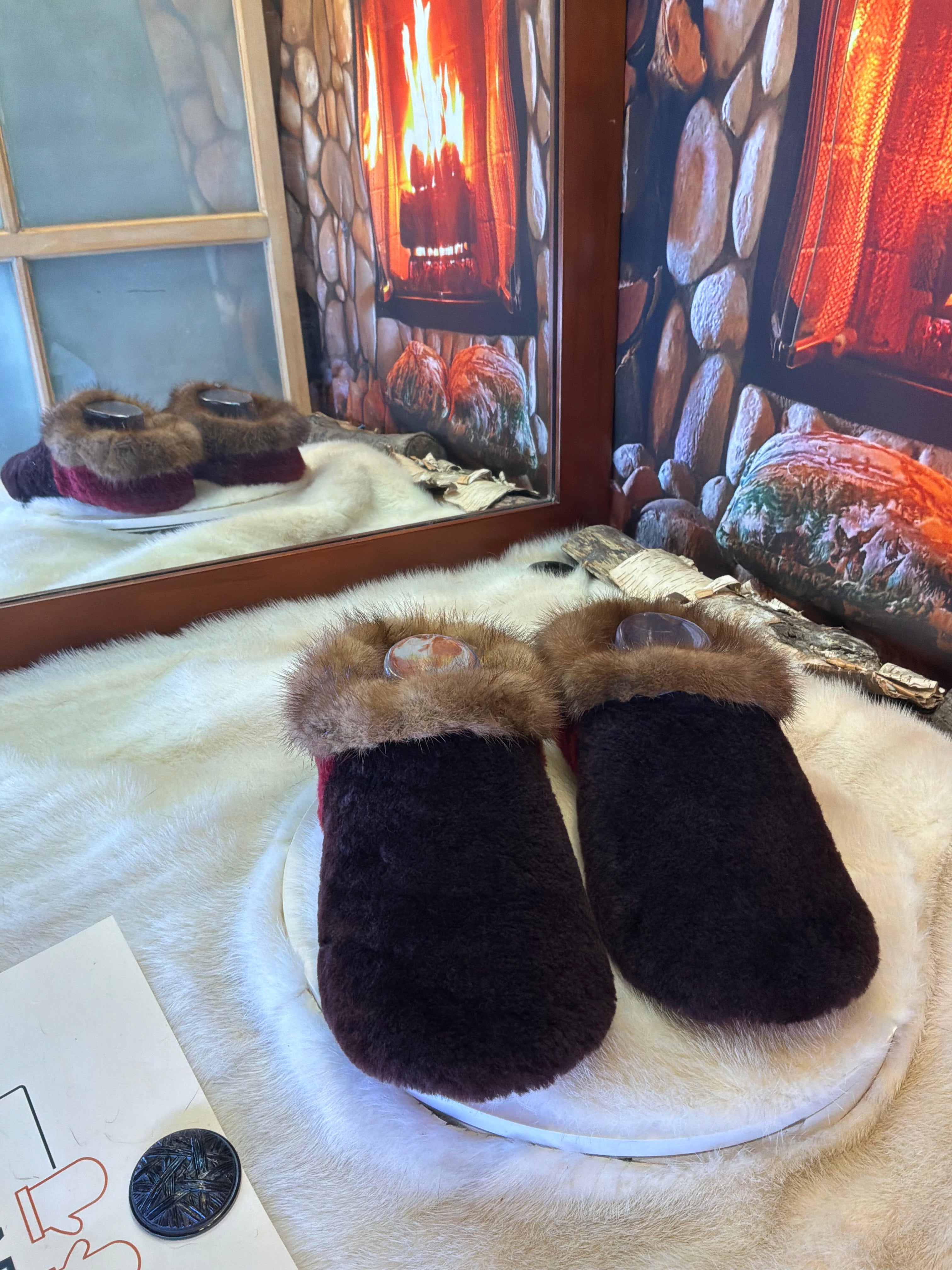 Slipper Les Gabrielle pointure 9 femme – Sherling italien & cuir recyclé, pièce unique faite à la main au Québec